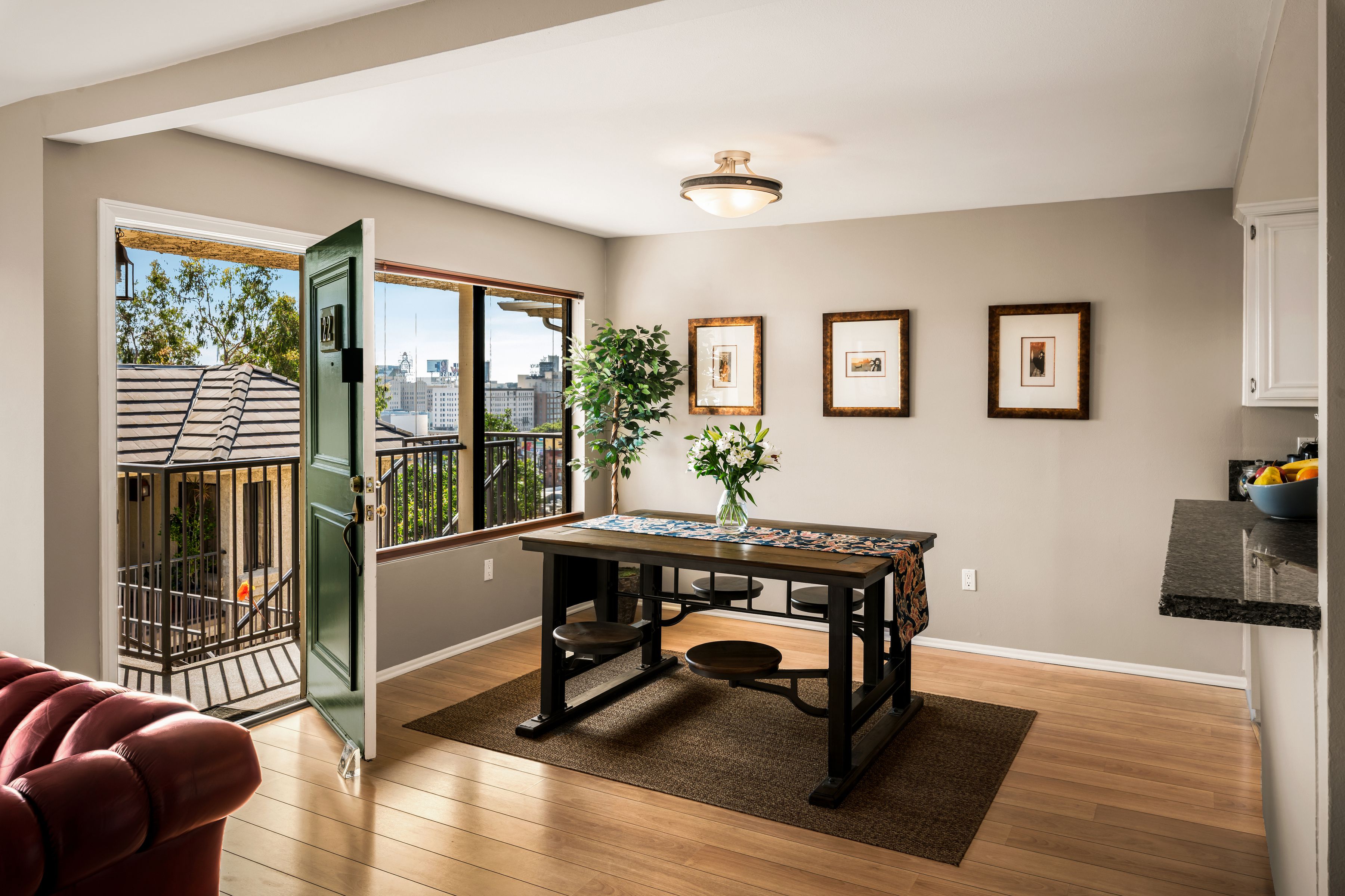  1942 Grace Avenue #122 - 物件實景