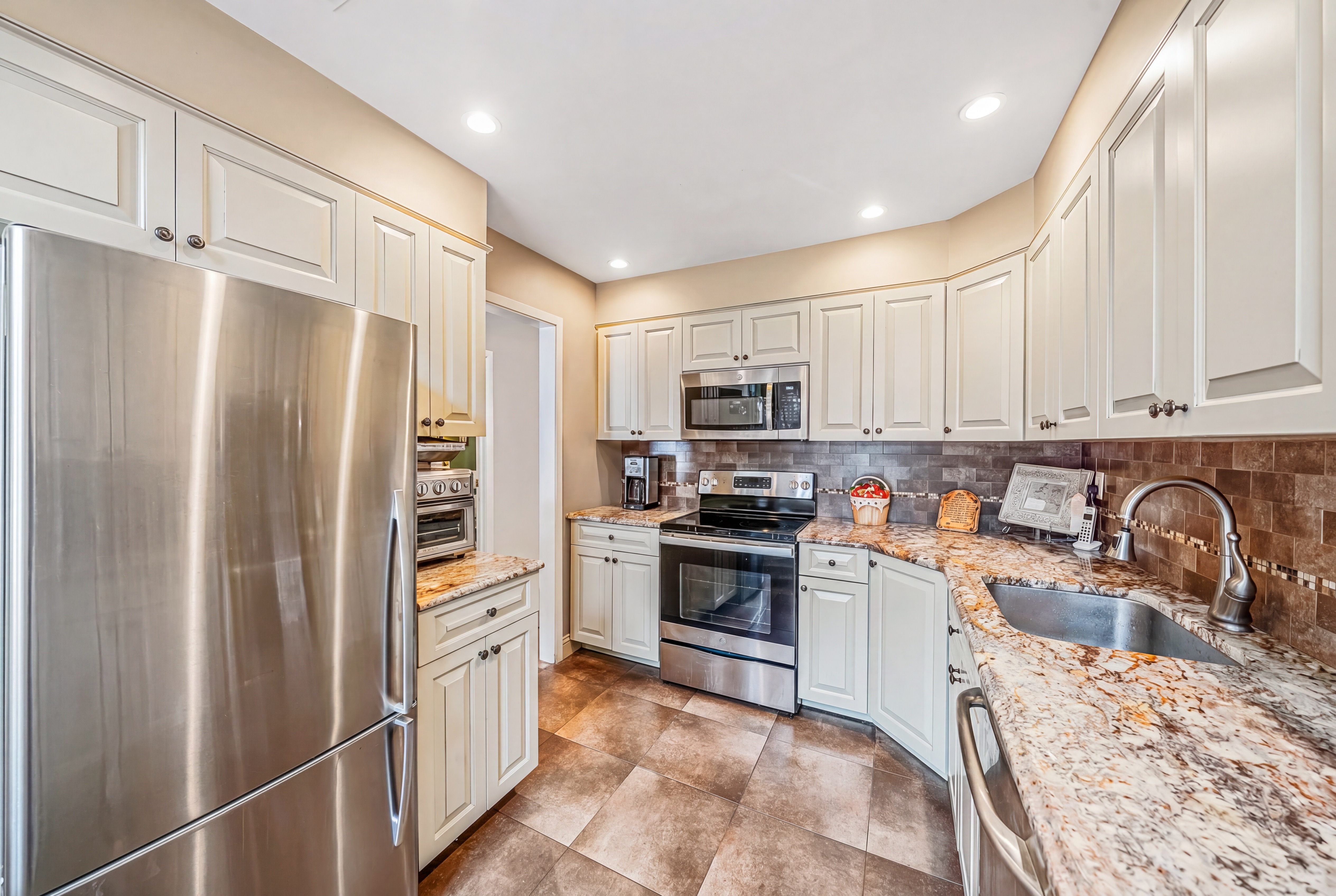  113 Laurel Lane, Wantagh, NY, 11793 - 物件實景