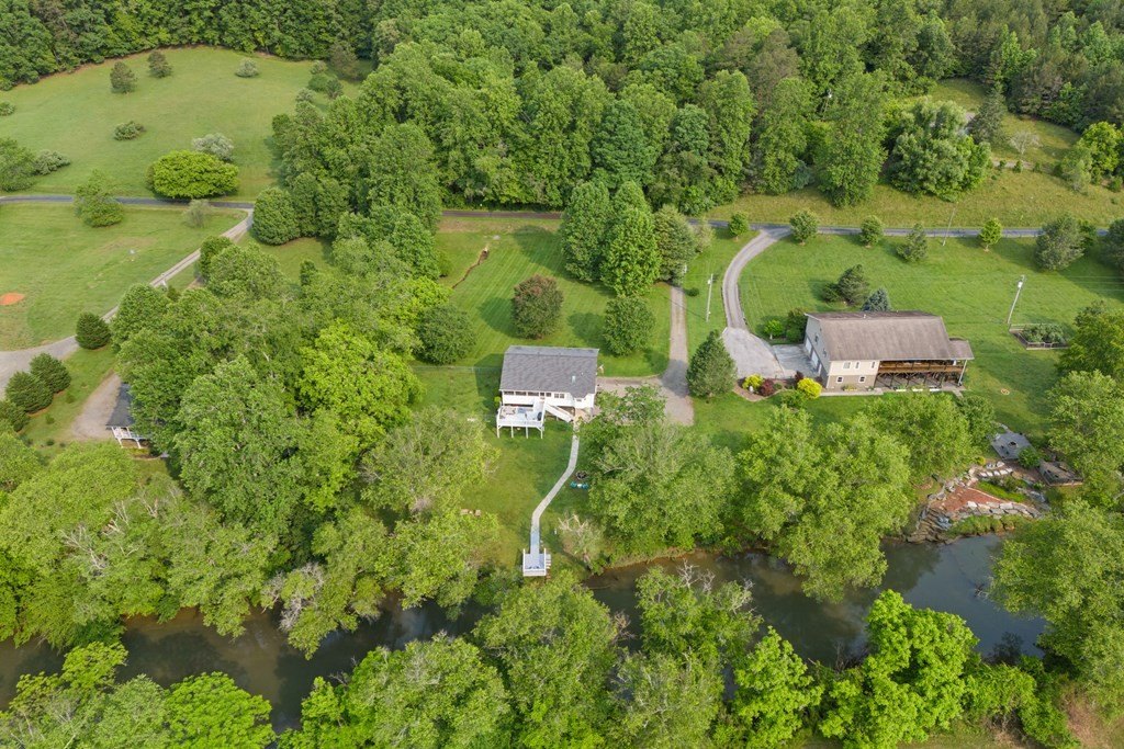 Murphy, North Carolina, 28906, United States, 2 Bedrooms Bedrooms, ,2 BathroomsBathrooms,Residential,For Sale,1923823