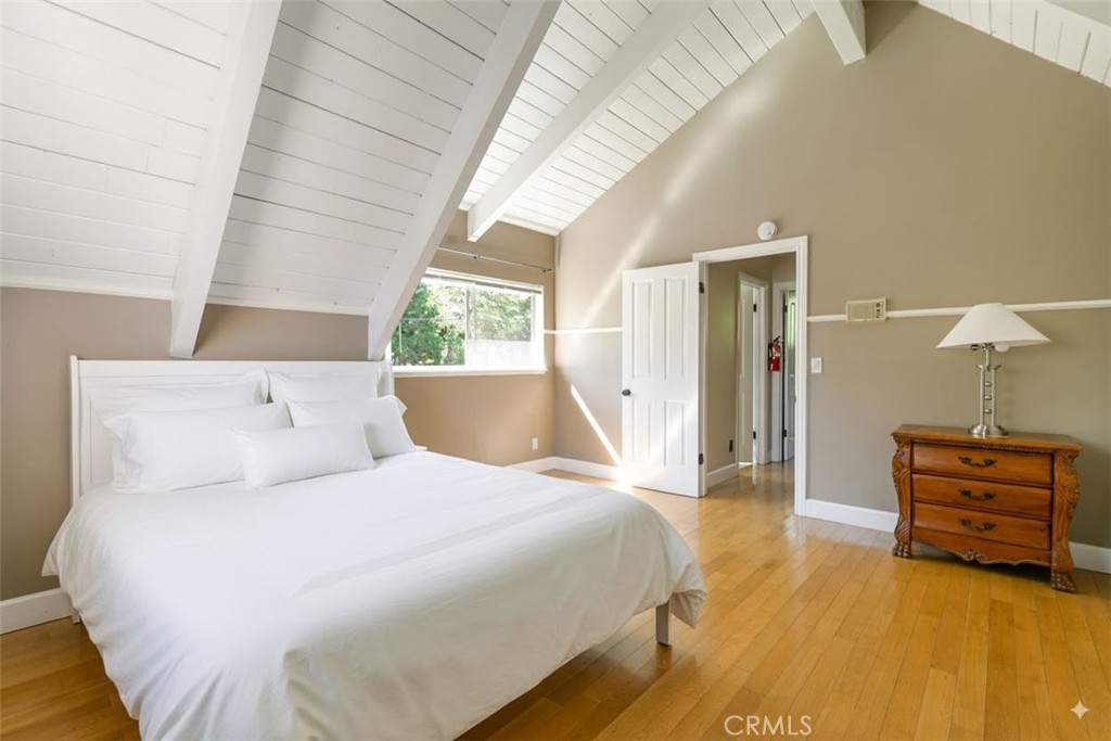 Lake Arrowhead, California, 92352, United States, 4 Bedrooms Bedrooms, ,3 BathroomsBathrooms,Residential,For Sale,2003033