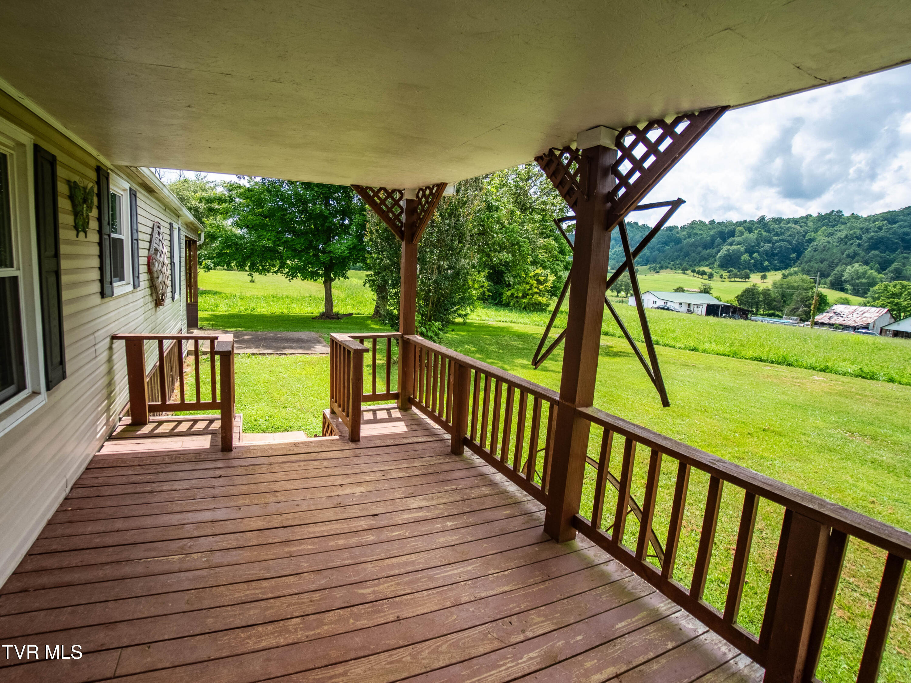 Surgoinsville, Tennessee, 37873, United States, 3 Bedrooms Bedrooms, ,3 BathroomsBathrooms,Residential,For Sale,1937059