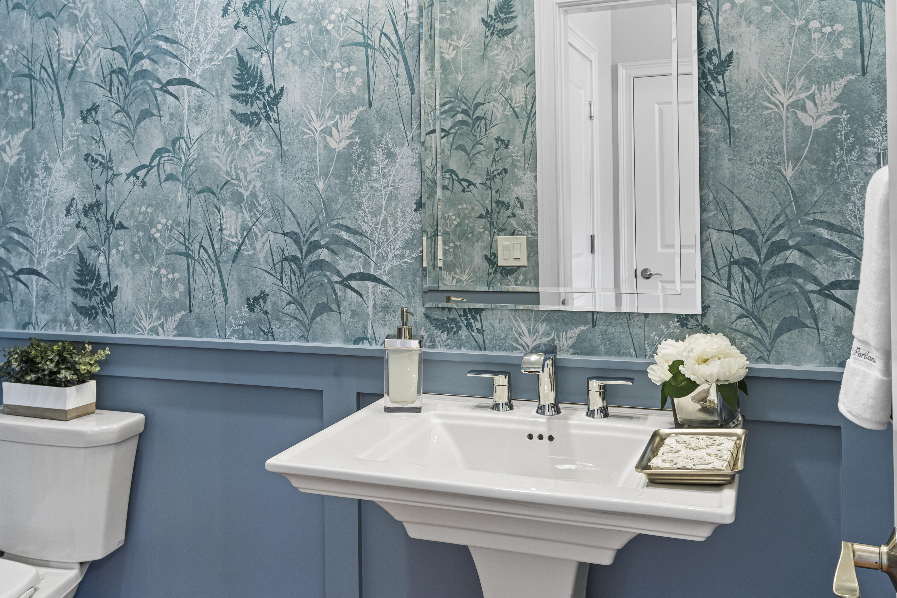 South Portland, Maine, 04106, United States, 2 Bedrooms Bedrooms, ,3 BathroomsBathrooms,Residential,For Sale,1992807