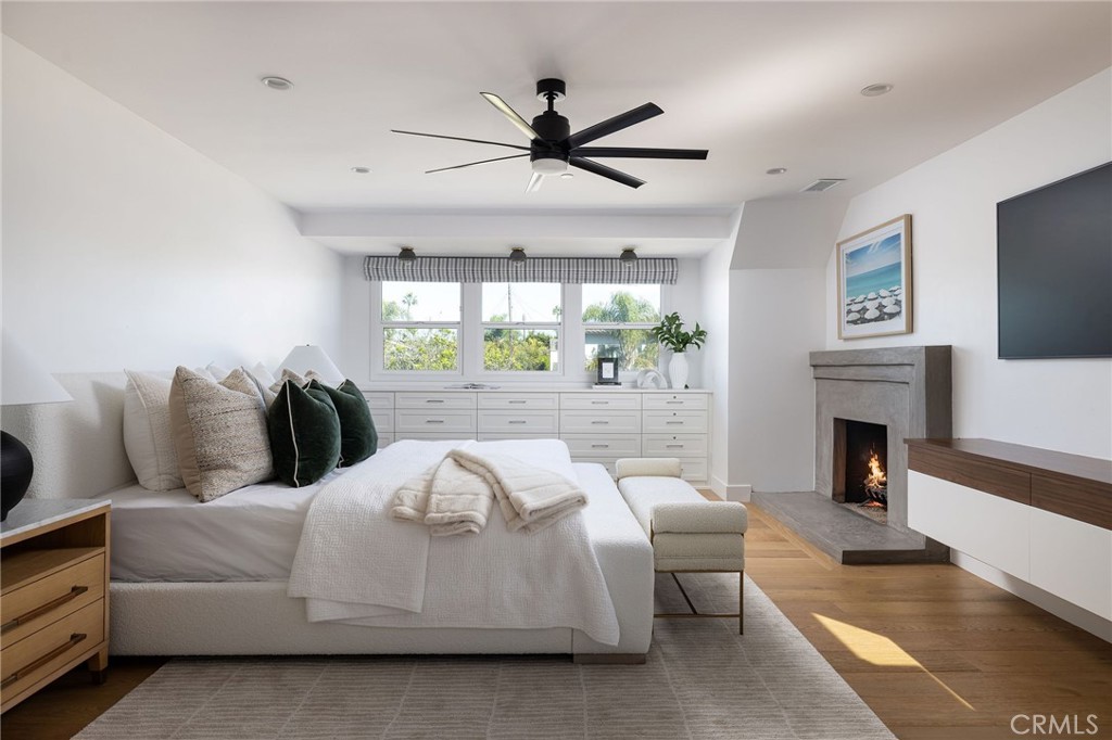 Seal Beach, California, 90740, United States, 5 Bedrooms Bedrooms, ,3 BathroomsBathrooms,Residential,For Sale,1988000