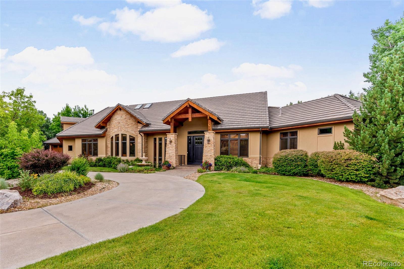 Littleton, Colorado, 80120, United States, 6 Bedrooms Bedrooms, ,7 BathroomsBathrooms,Residential,For Sale,1902050