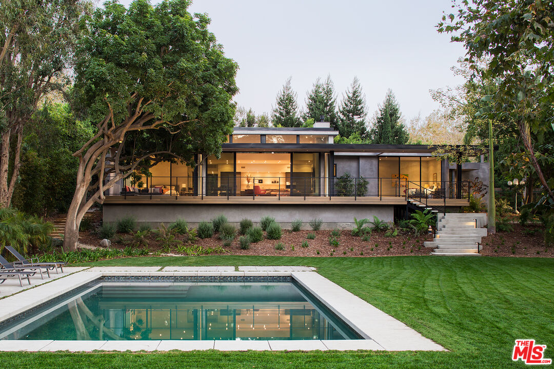 Malibu, California, 90265, United States, 4 Bedrooms Bedrooms, ,3 BathroomsBathrooms,Residential,For Sale,1917899