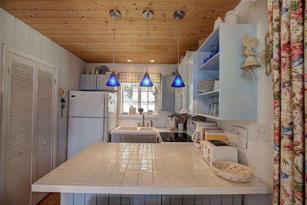 Polson, Montana, 59860, United States, 2 Bedrooms Bedrooms, ,1 BathroomBathrooms,Residential,For Sale,1870410