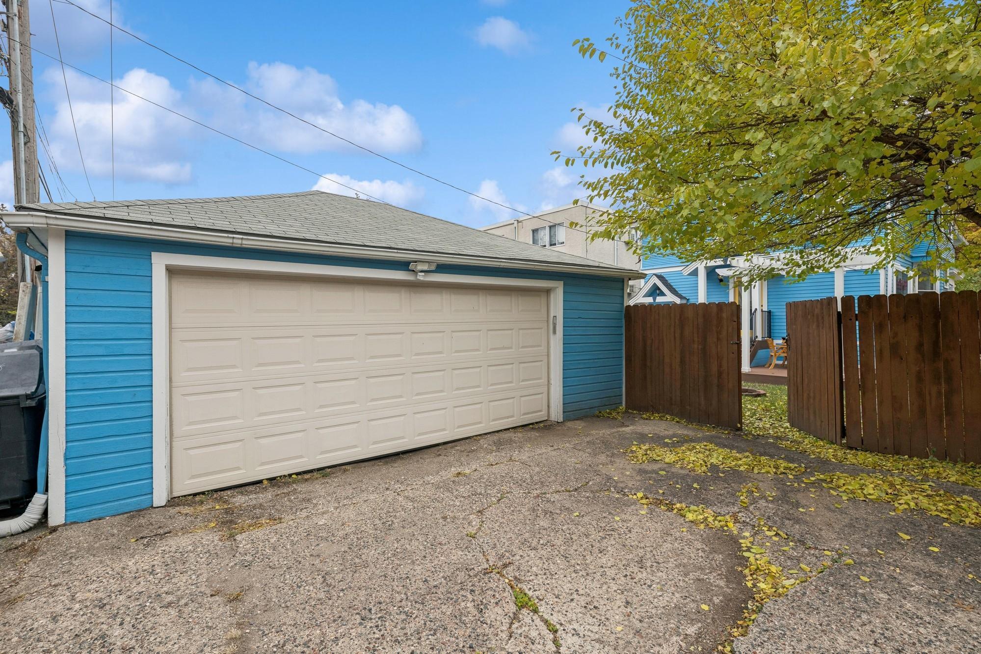 Minneapolis, Minnesota, 55408, United States, 4 Bedrooms Bedrooms, ,2 BathroomsBathrooms,Residential,For Sale,1898421