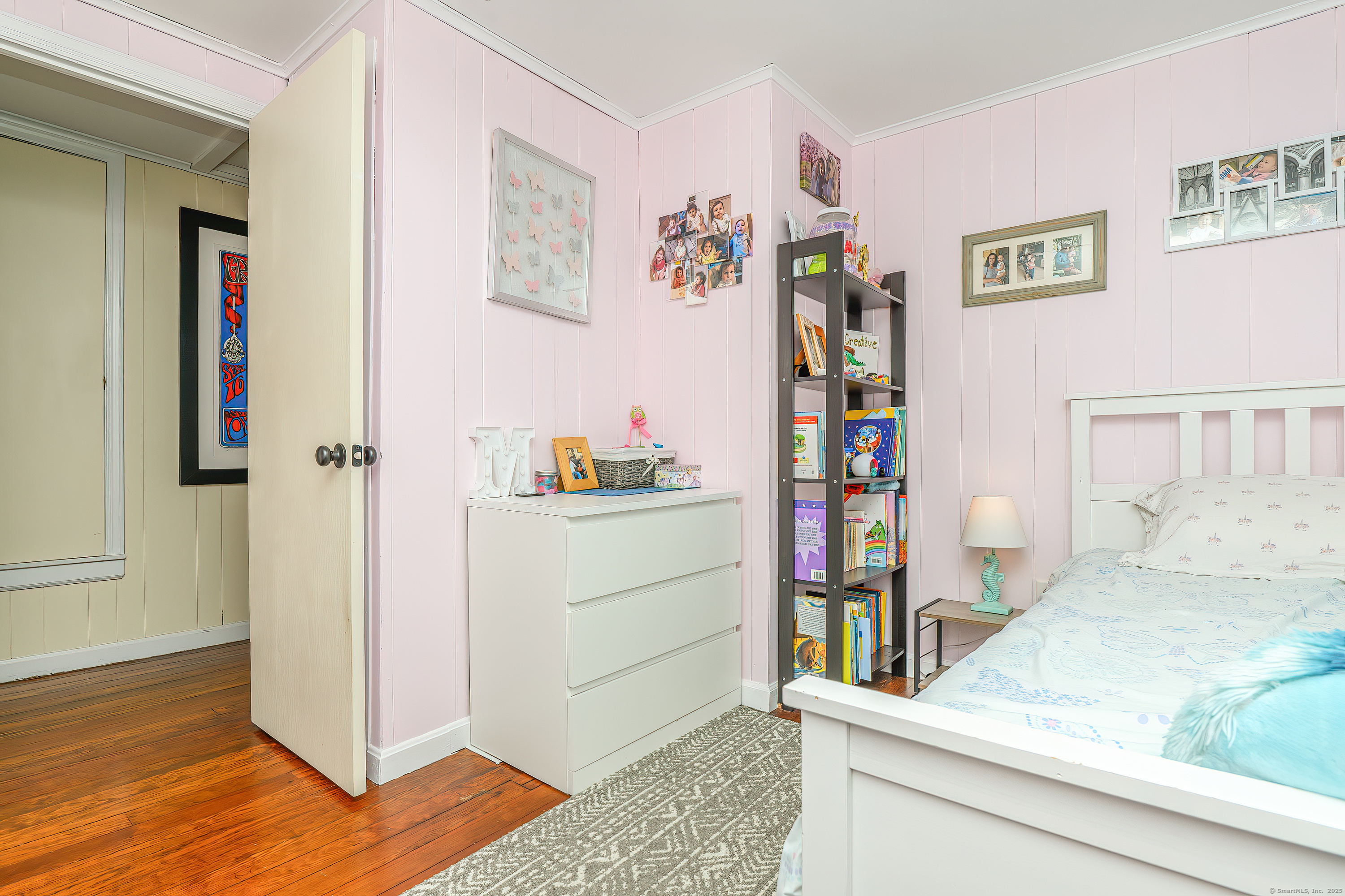 Milford, Connecticut, 06460, United States, 3 Bedrooms Bedrooms, ,2 BathroomsBathrooms,Residential,For Sale,1942157