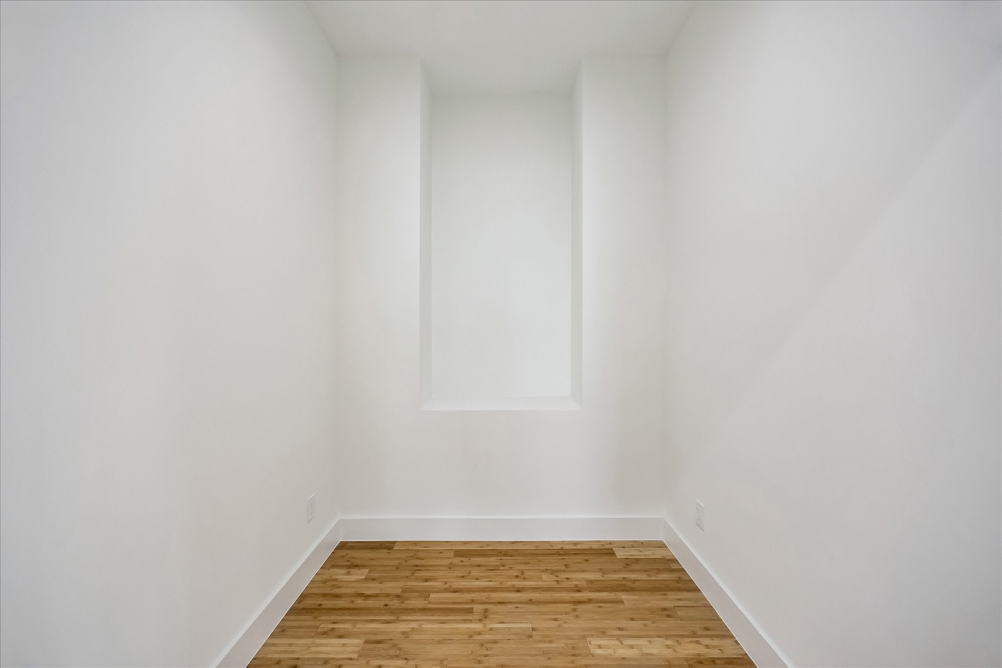 9909 Larston Street - 物件實景
