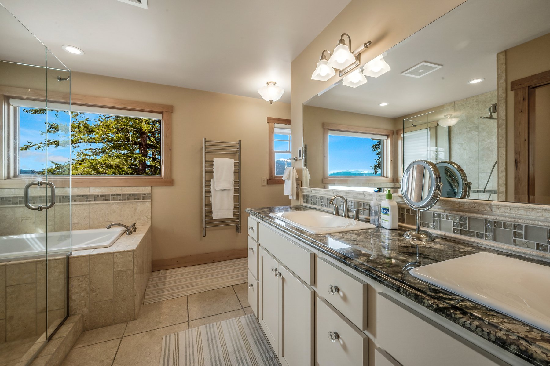 Sagle, Idaho, 83860, United States, 5 Bedrooms Bedrooms, ,6 BathroomsBathrooms,Residential,For Sale,1978919