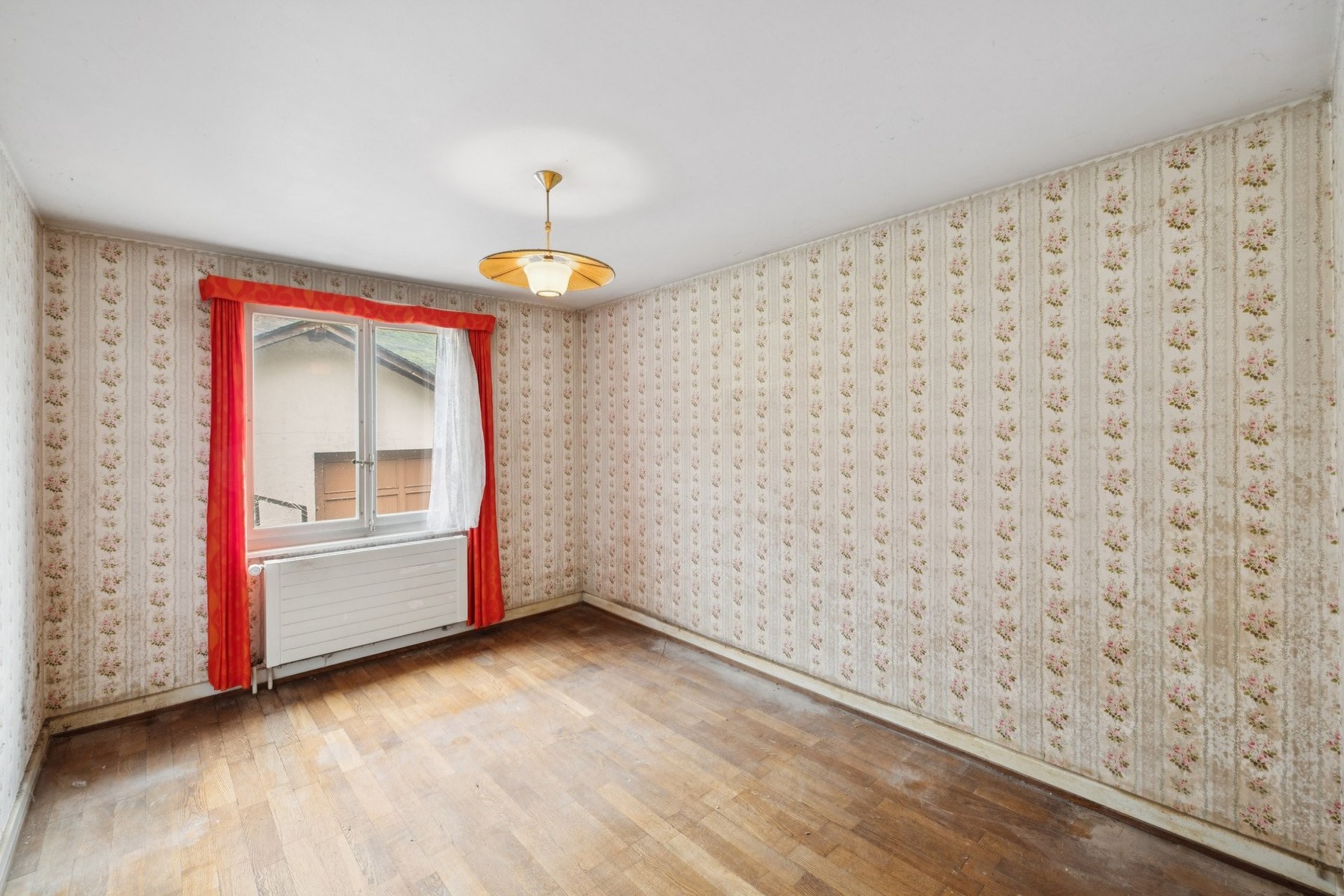  Detached villa in need of renovation - 物件實景