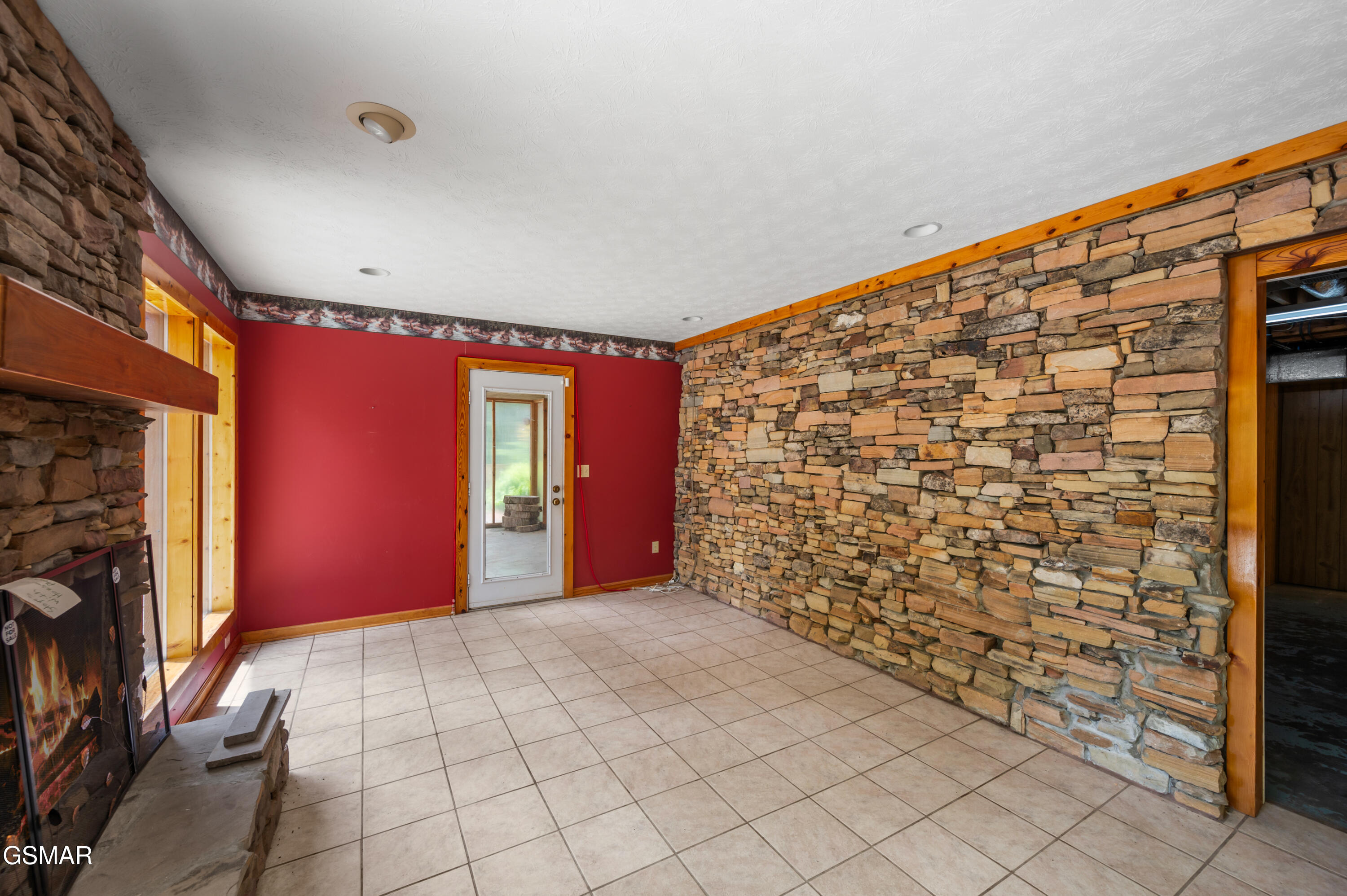 Pigeon Forge, Tennessee, 37863, United States, 3 Bedrooms Bedrooms, ,3 BathroomsBathrooms,Residential,For Sale,1978276