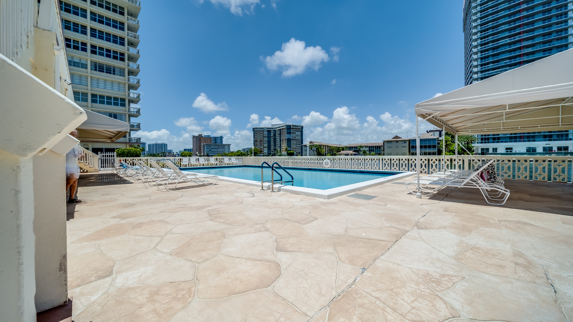  1825 S Ocean Dr, Hallandale Beach, FL, 33009 - 物件實景
