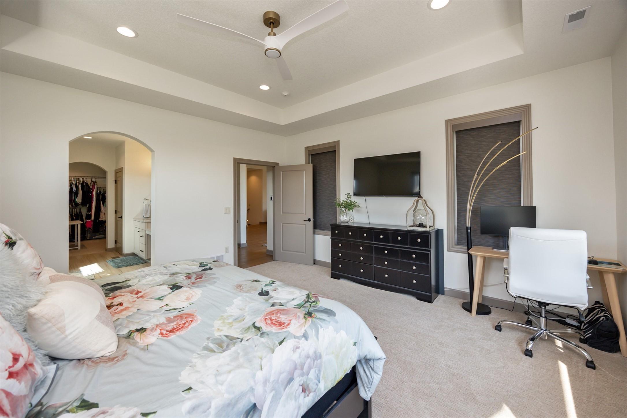 Johnston, Iowa, 50131, United States, 4 Bedrooms Bedrooms, ,4 BathroomsBathrooms,Residential,For Sale,1974668