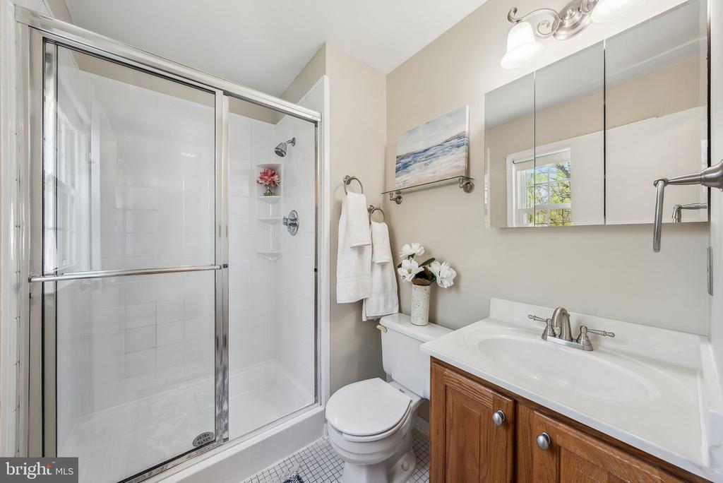 Springfield, Virginia, 22153, United States, 3 Bedrooms Bedrooms, ,3 BathroomsBathrooms,Residential,For Sale,1895799
