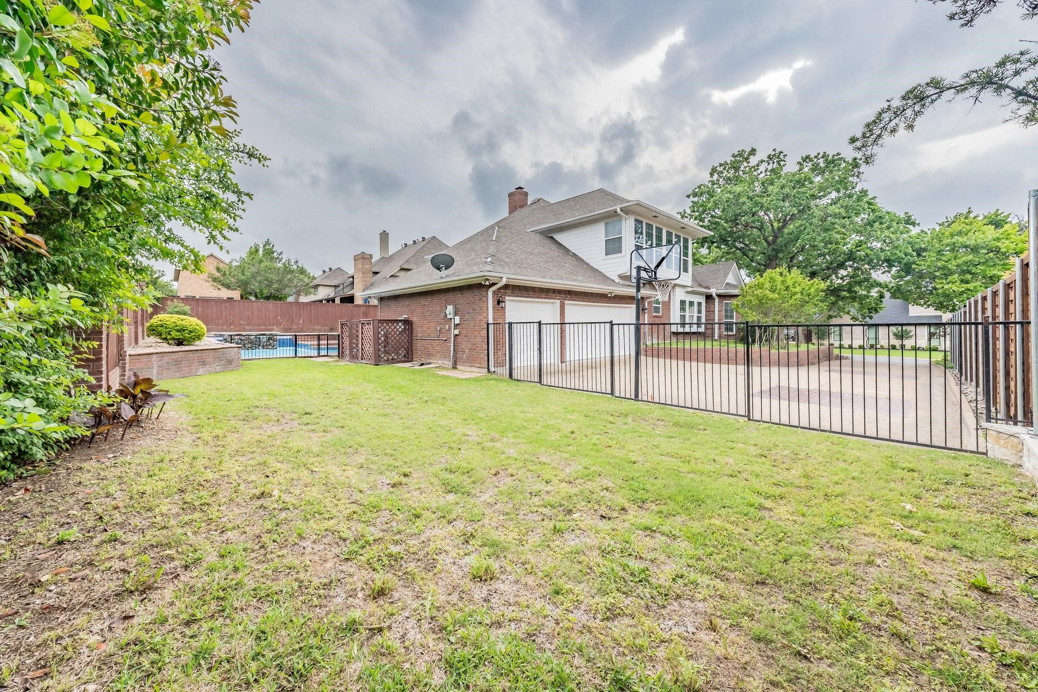 Arlington, Texas, 76013, United States, 4 Bedrooms Bedrooms, ,6 BathroomsBathrooms,Residential,For Sale,1787448