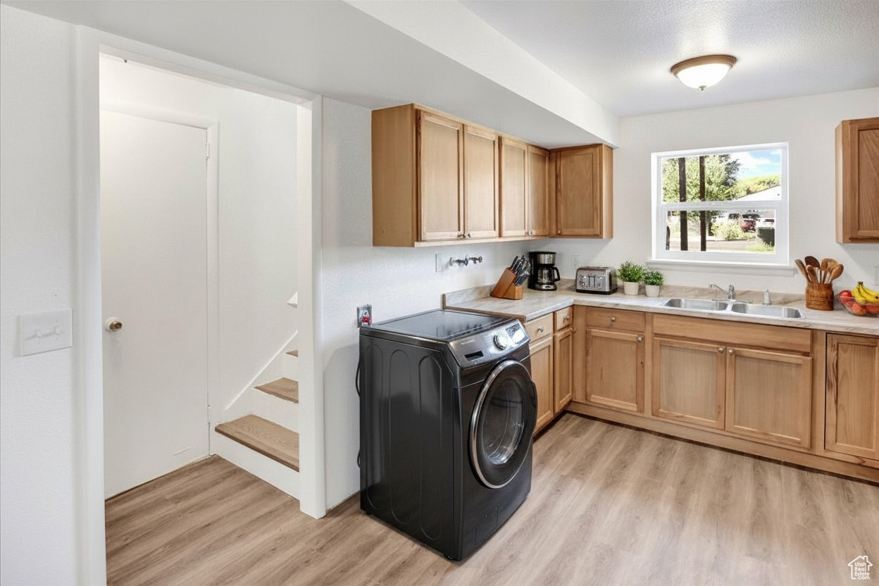 West Valley City, Utah, 84119, United States, 6 Bedrooms Bedrooms, ,Residential,For Sale,1957182