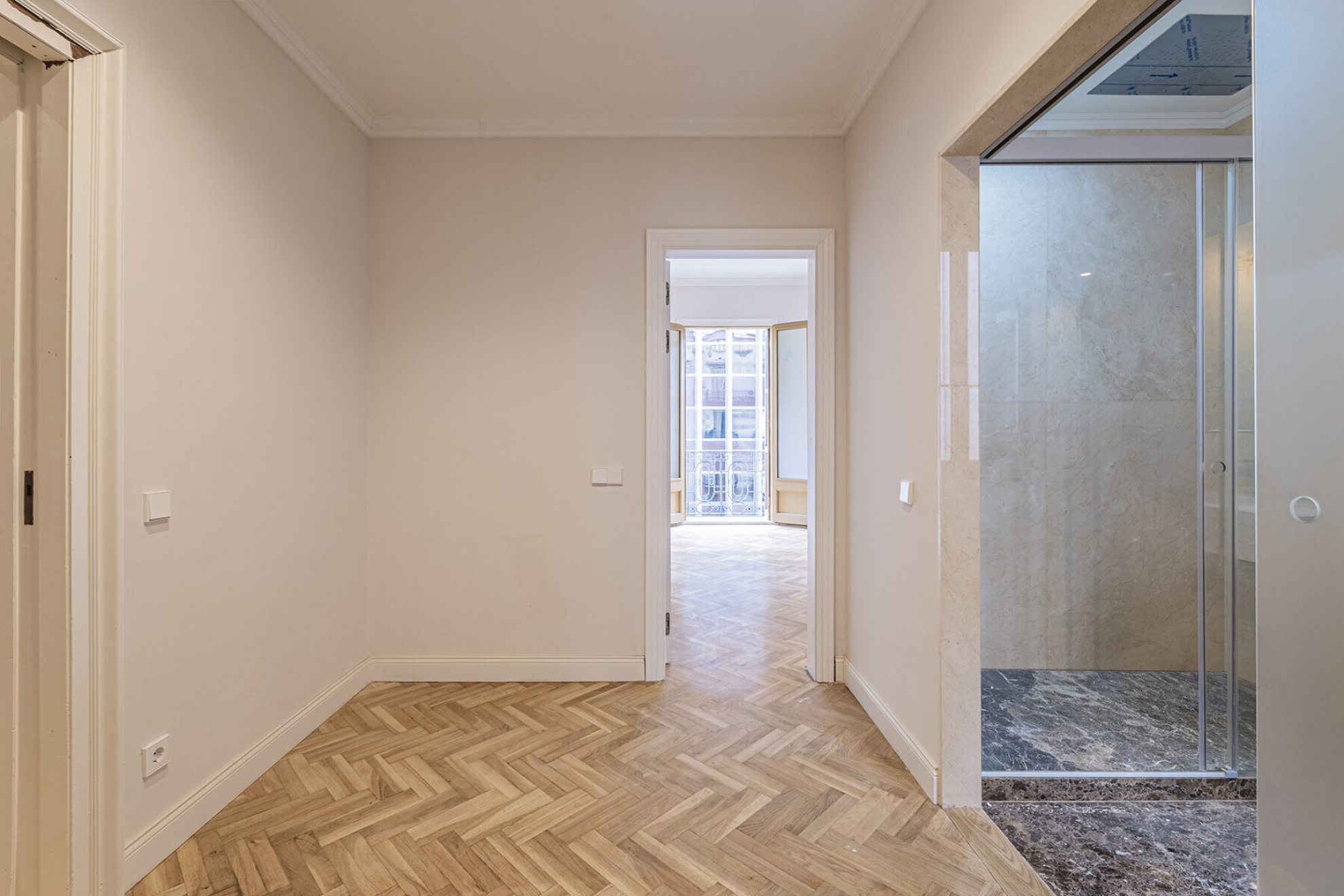  Renovated high-rise apartment in a stately building in Eixample. - 物件實景