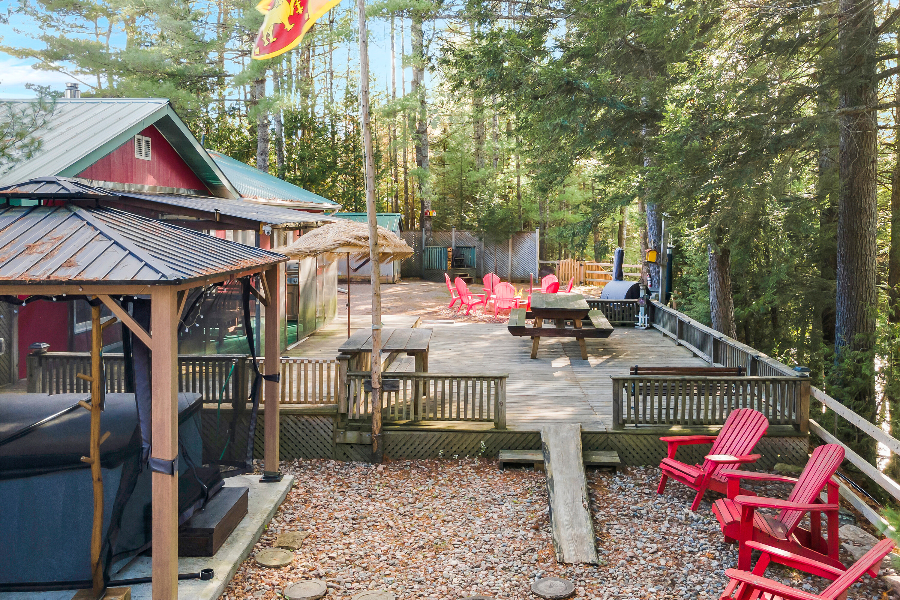  Burnt River Retreat - 物件實景