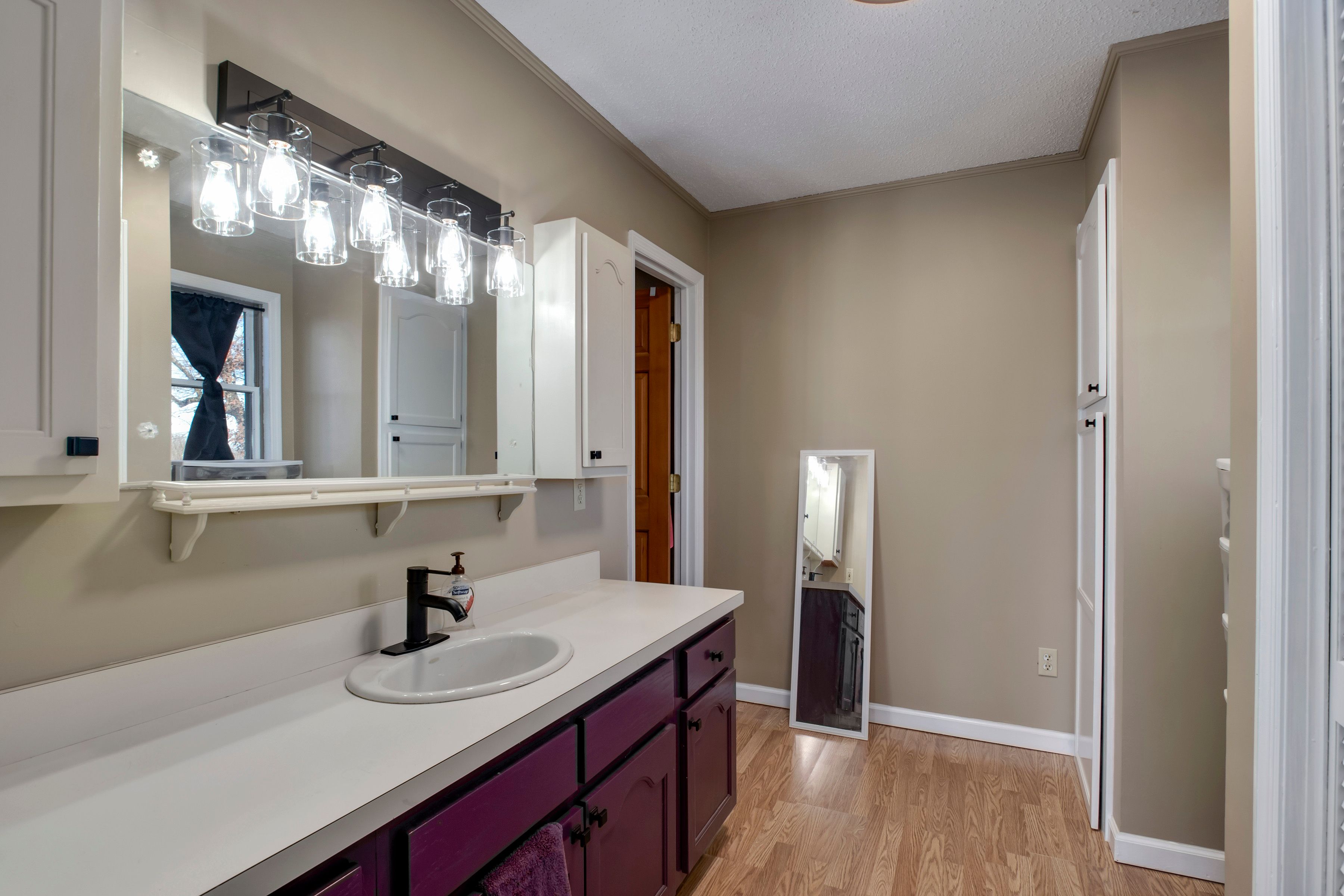 Loudon, Tennessee, 37774, United States, 3 Bedrooms Bedrooms, ,3 BathroomsBathrooms,Residential,For Sale,2011401