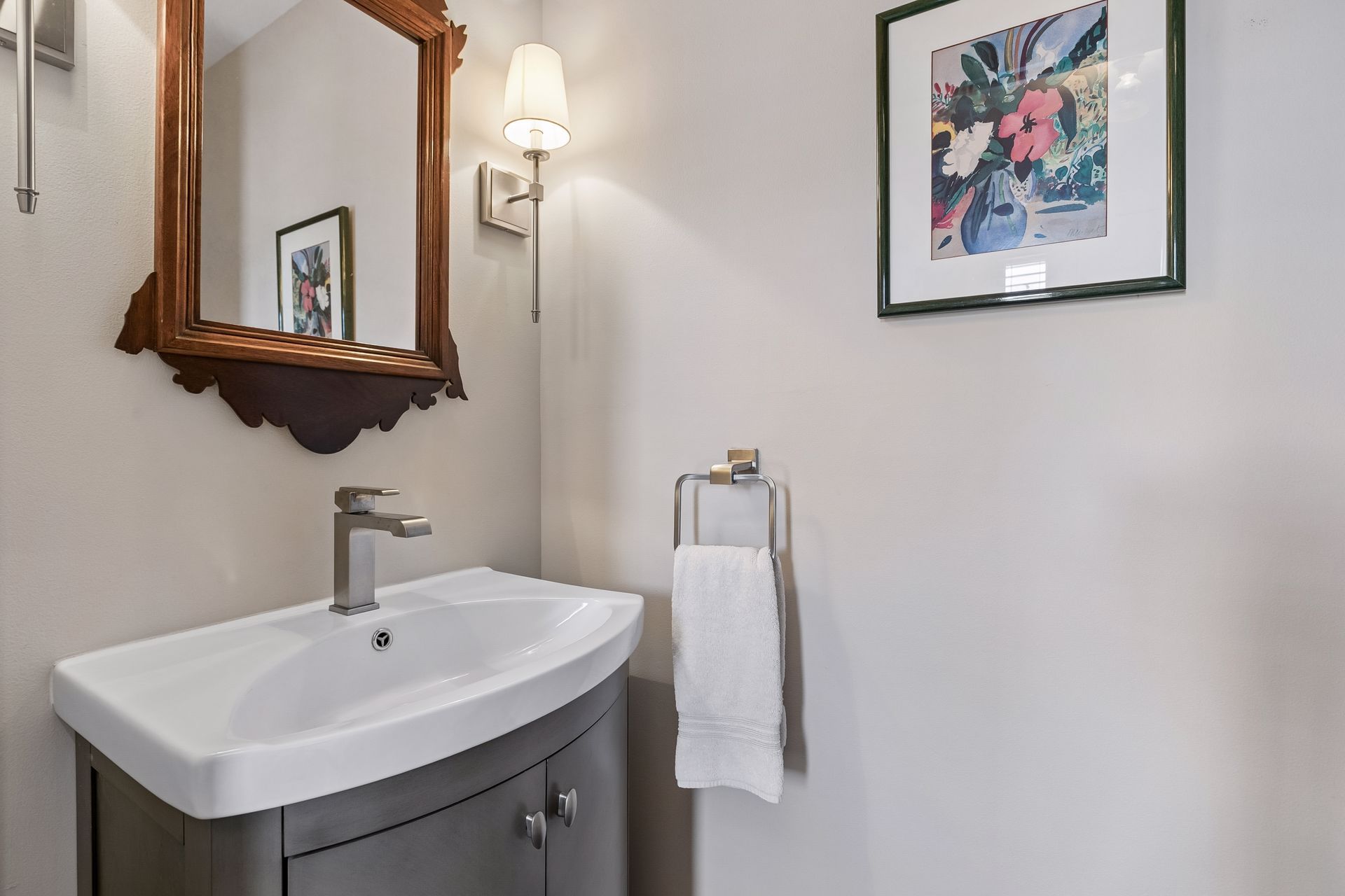  Updated Townhome with Beautiful Green Space Near Lake of the Isles - 物件實景
