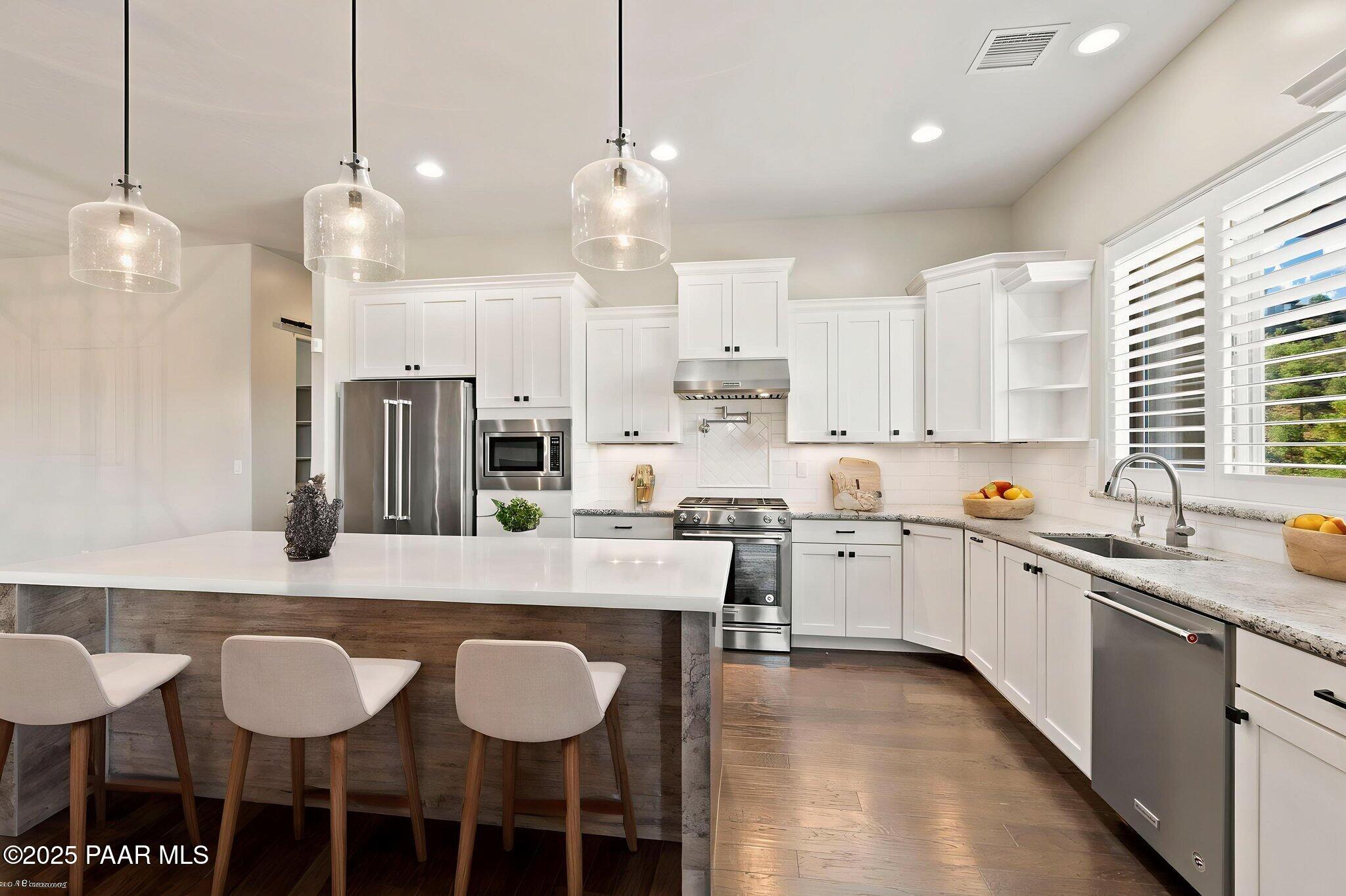 Prescott, Arizona, 86305, United States, 4 Bedrooms Bedrooms, ,2 BathroomsBathrooms,Residential,For Sale,1987901