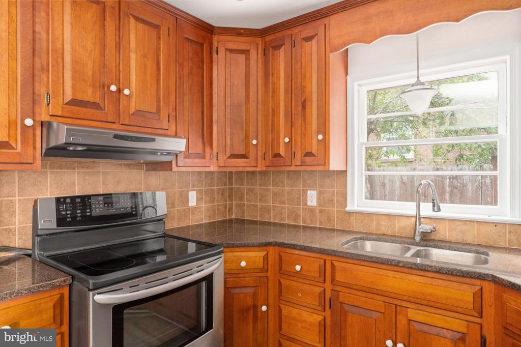 Fredericksburg, Virginia, 22401, United States, 3 Bedrooms Bedrooms, ,2 BathroomsBathrooms,Residential,For Sale,1805404