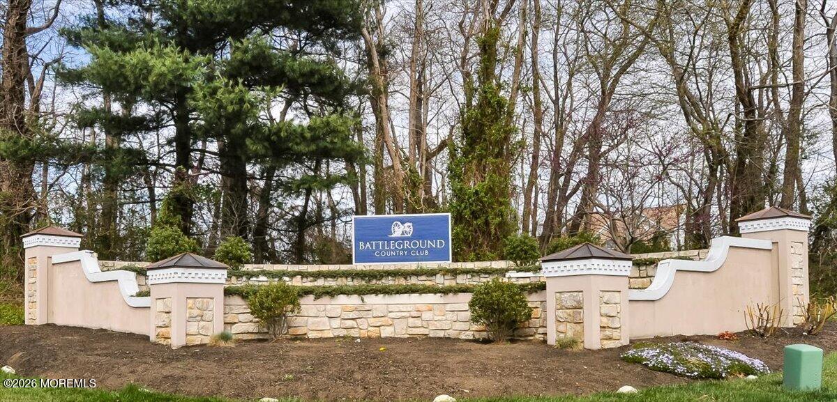 Manalapan, New Jersey, 07726, United States, 4 Bedrooms Bedrooms, ,4 BathroomsBathrooms,Residential,For Sale,2048120