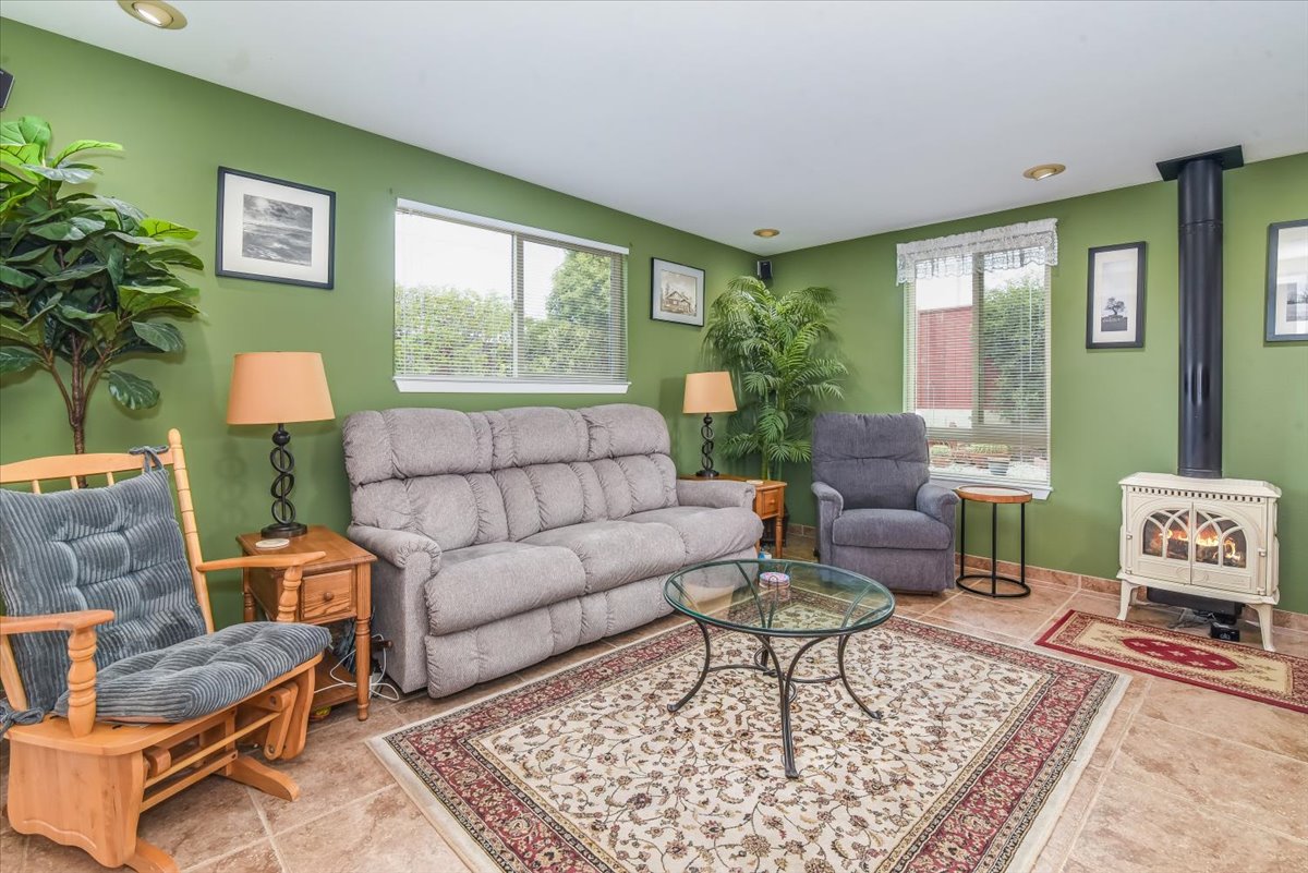 Lompoc, California, 93436, United States, 3 Bedrooms Bedrooms, ,1 BathroomBathrooms,Residential,For Sale,1906815