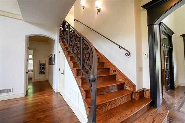 Tahlequah, Oklahoma, 74464, United States, 5 Bedrooms Bedrooms, ,5 BathroomsBathrooms,Residential,For Sale,1987377