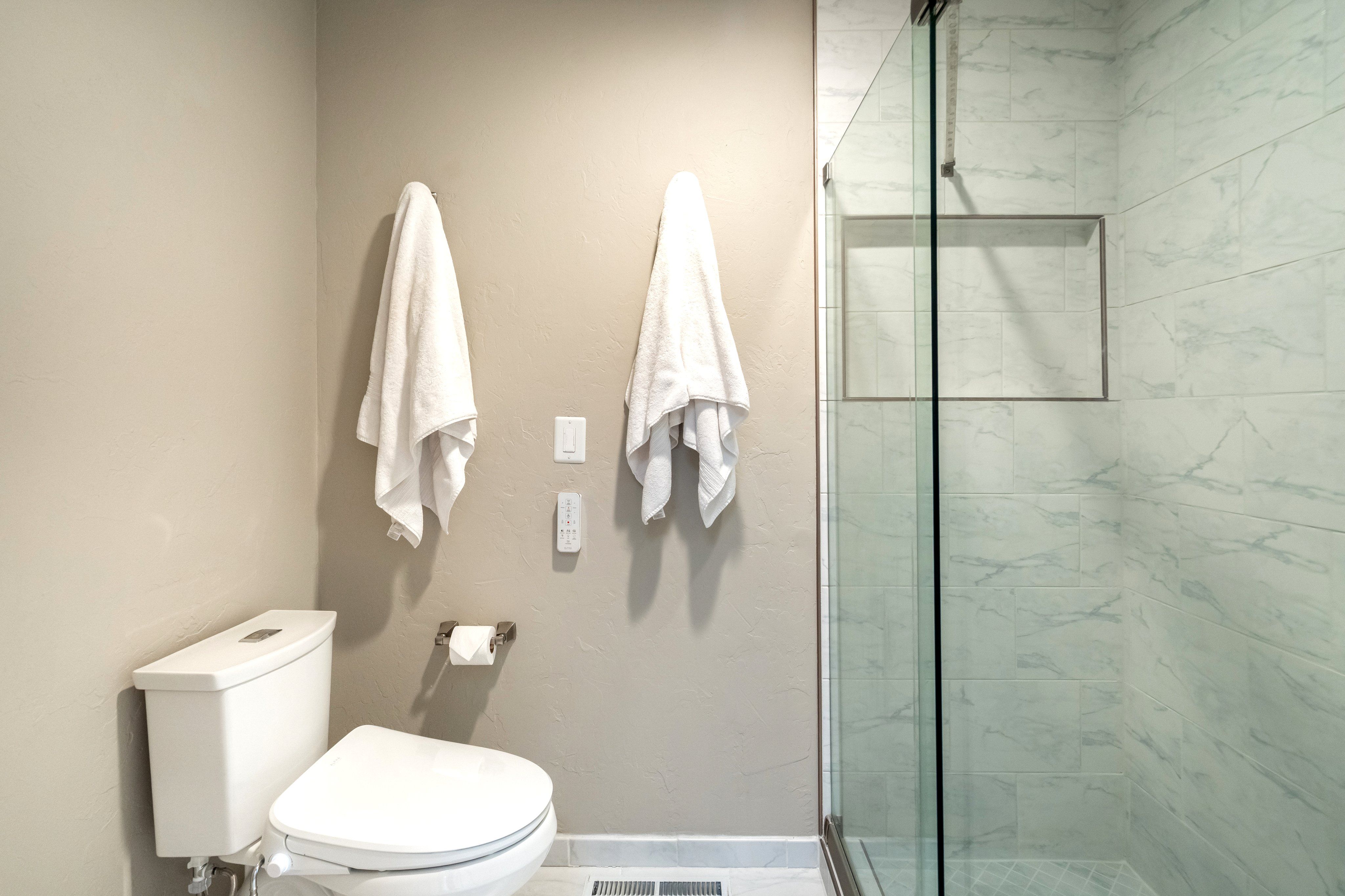  Don Price Mid-Century in Broadmoor Heights: 8 Midland Road - 物件實景