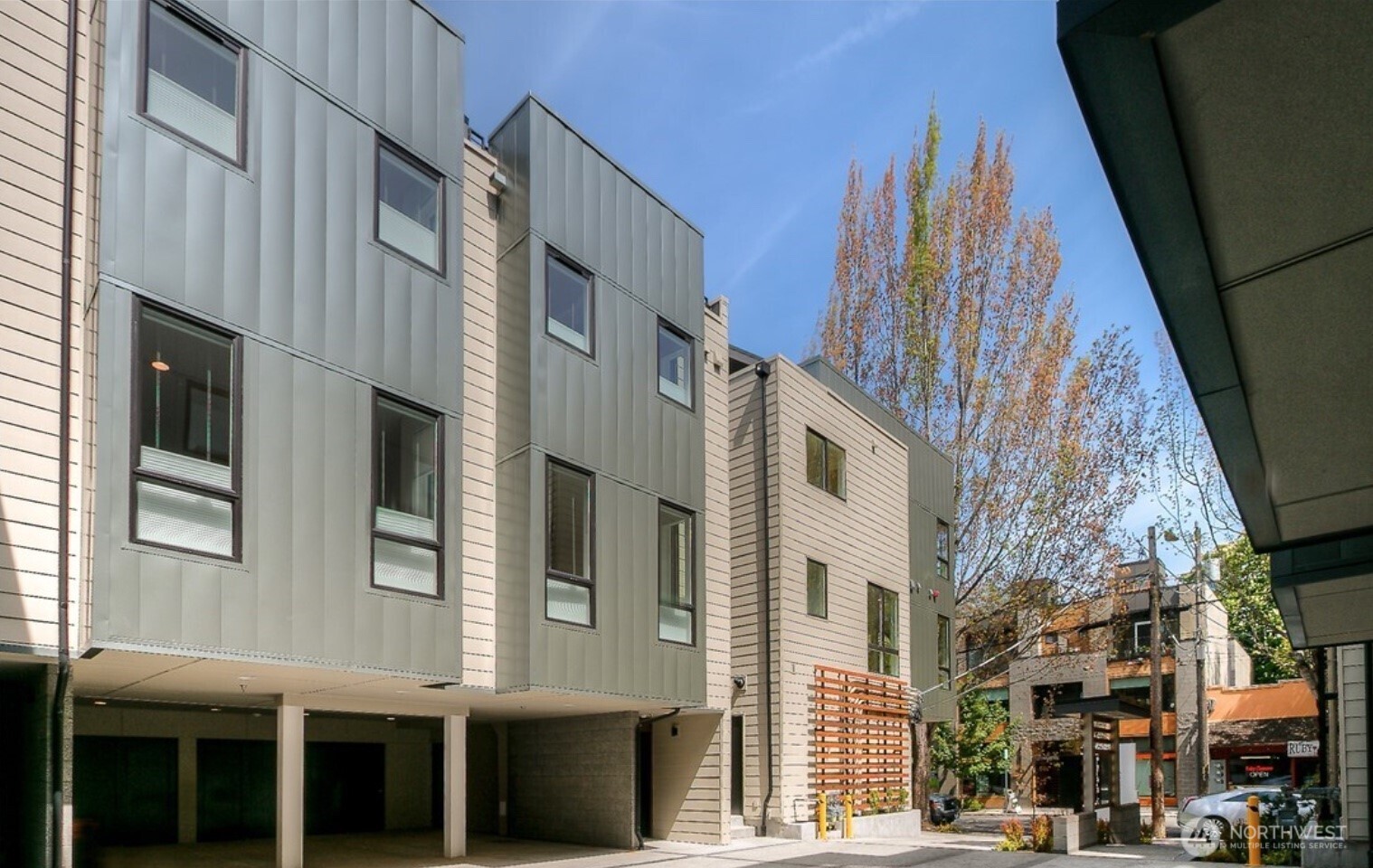 Seattle, Washington, 98122, United States, 2 Bedrooms Bedrooms, ,1 BathroomBathrooms,Residential,For Sale,1896236