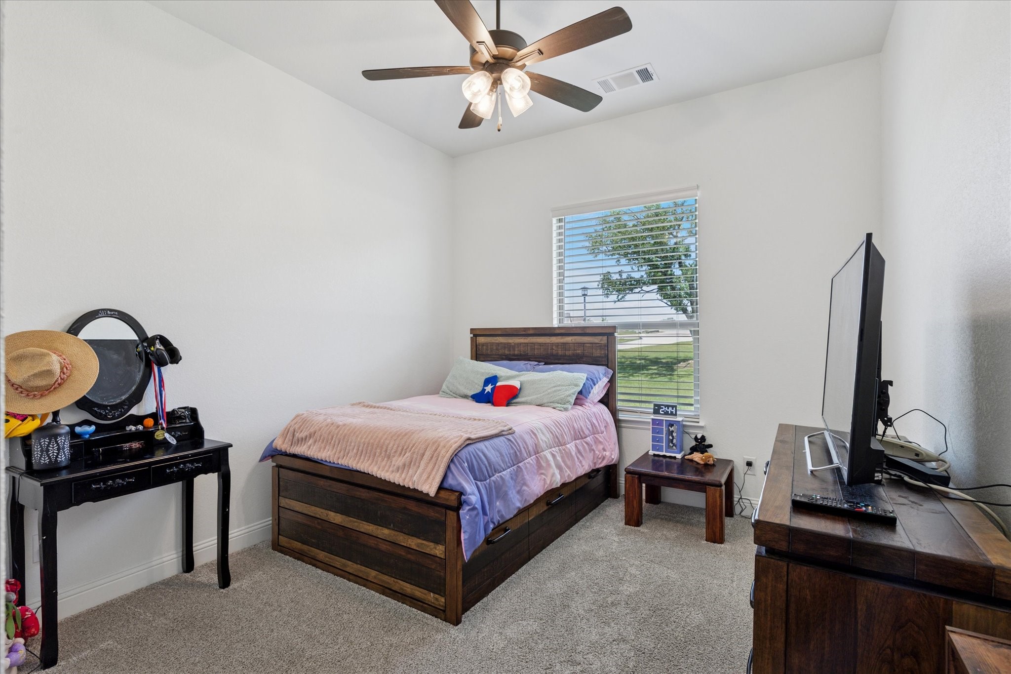 Weatherford, Texas, 76085, United States, 4 Bedrooms Bedrooms, ,3 BathroomsBathrooms,Residential,For Sale,1849963