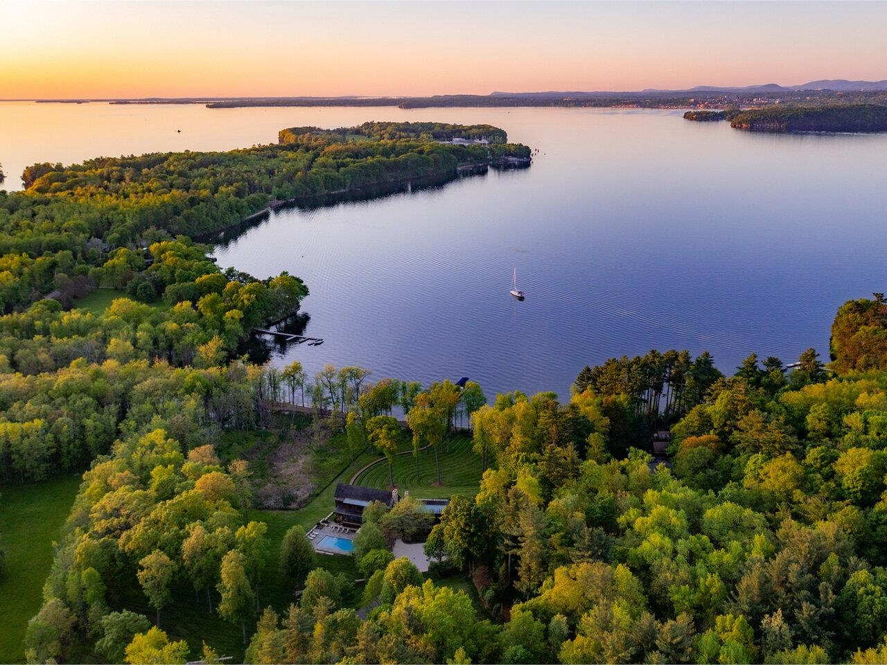 Shelburne, Vermont, 05482, United States, 4 Bedrooms Bedrooms, ,5 BathroomsBathrooms,Residential,For Sale,1857378