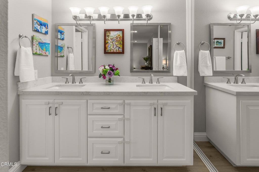 Thousand Oaks, California, 91362, United States, 4 Bedrooms Bedrooms, ,2 BathroomsBathrooms,Residential,For Sale,1988089