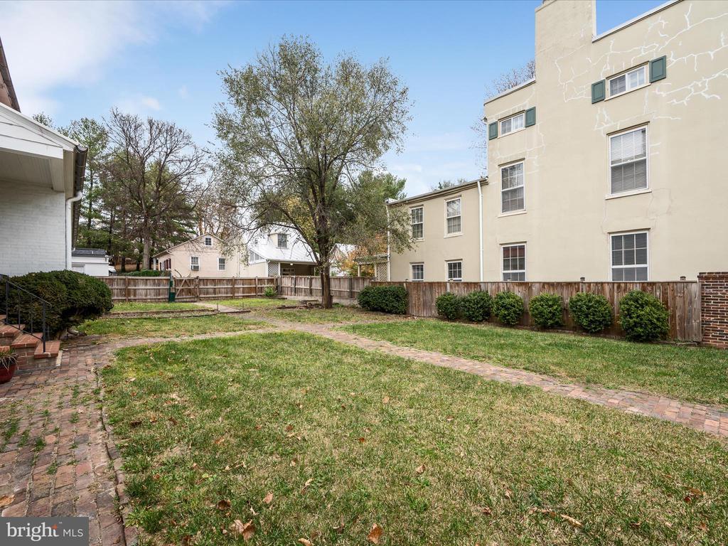 230 W Boscawen Street, Winchester, Virginia, 22601, United States, ,Residential,For Sale,230 W Boscawen Street,1660726