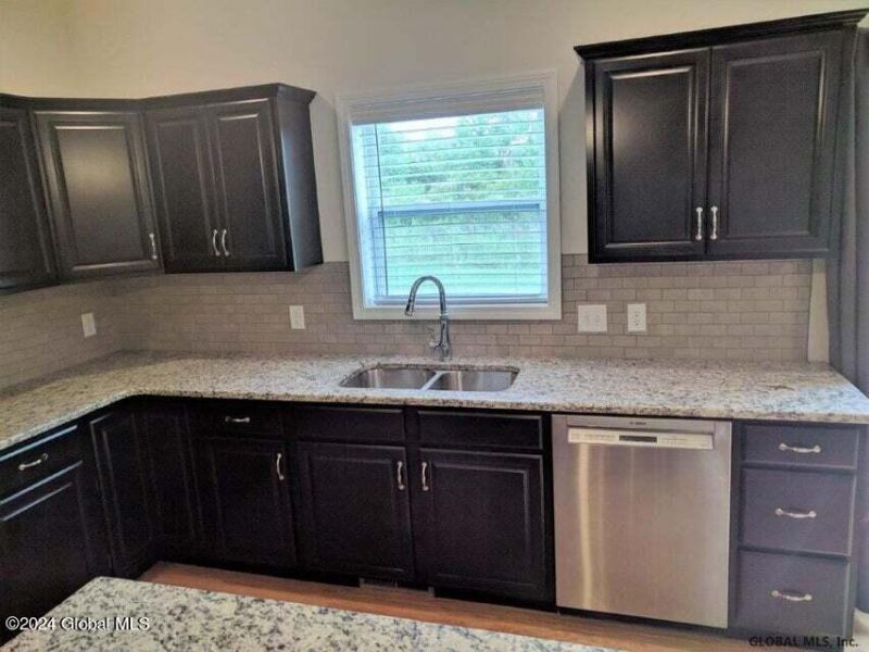 Castleton, New York, 12033, United States, 4 Bedrooms Bedrooms, ,3 BathroomsBathrooms,Residential,For Sale,1998153