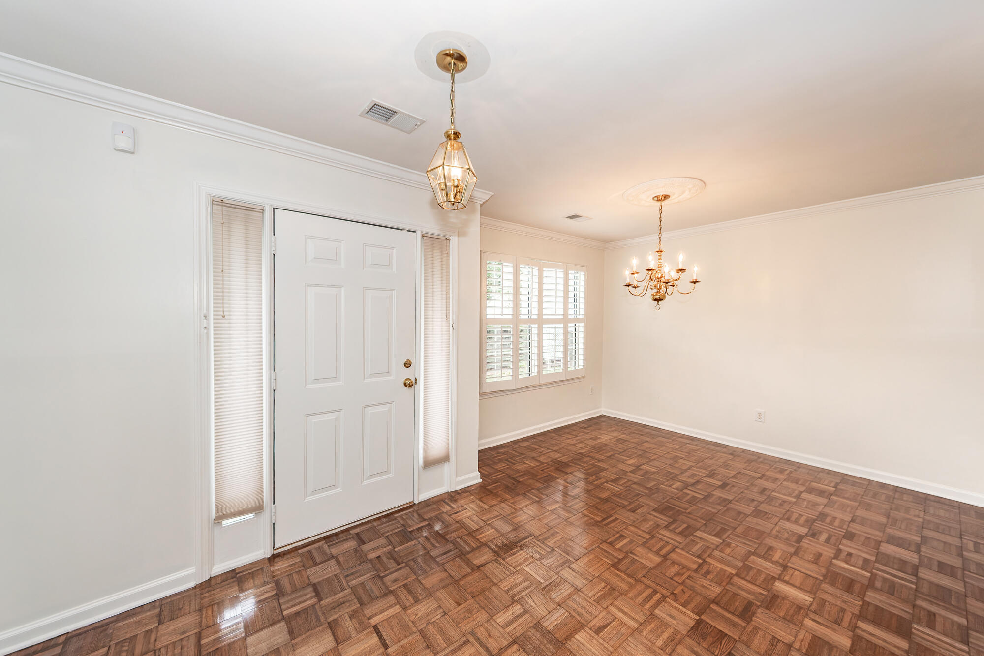 Mount Pleasant, South Carolina, 29466, United States, 3 Bedrooms Bedrooms, ,2 BathroomsBathrooms,Residential,For Sale,1743207