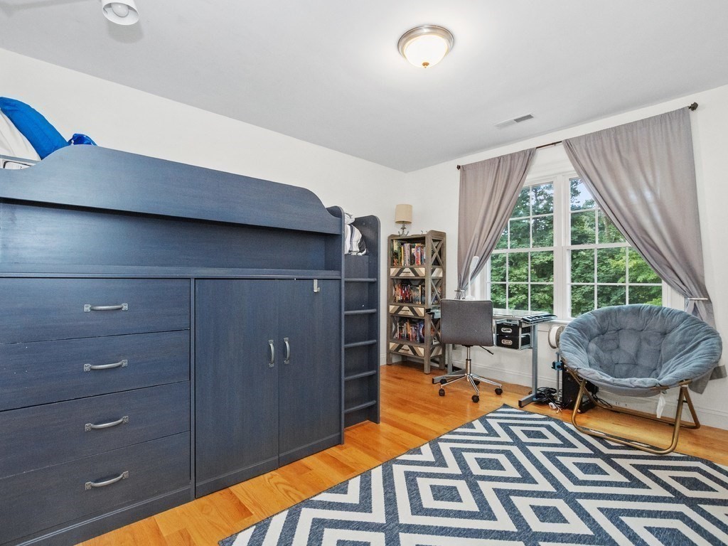 Waltham, Massachusetts, 02451, United States, 4 Bedrooms Bedrooms, ,5 BathroomsBathrooms,Residential,For Sale,1940187
