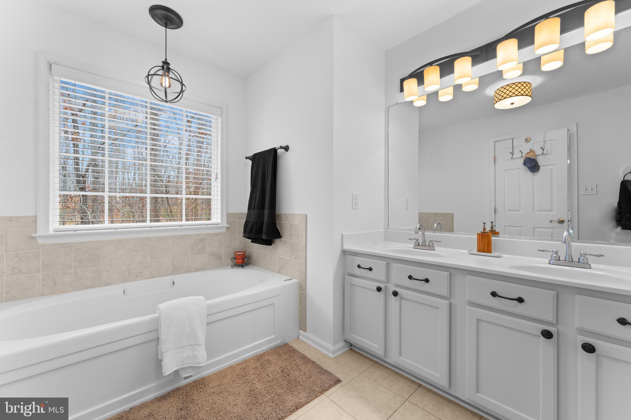 Locust Dale, Virginia, 22948, United States, 3 Bedrooms Bedrooms, ,4 BathroomsBathrooms,Residential,For Sale,1996627