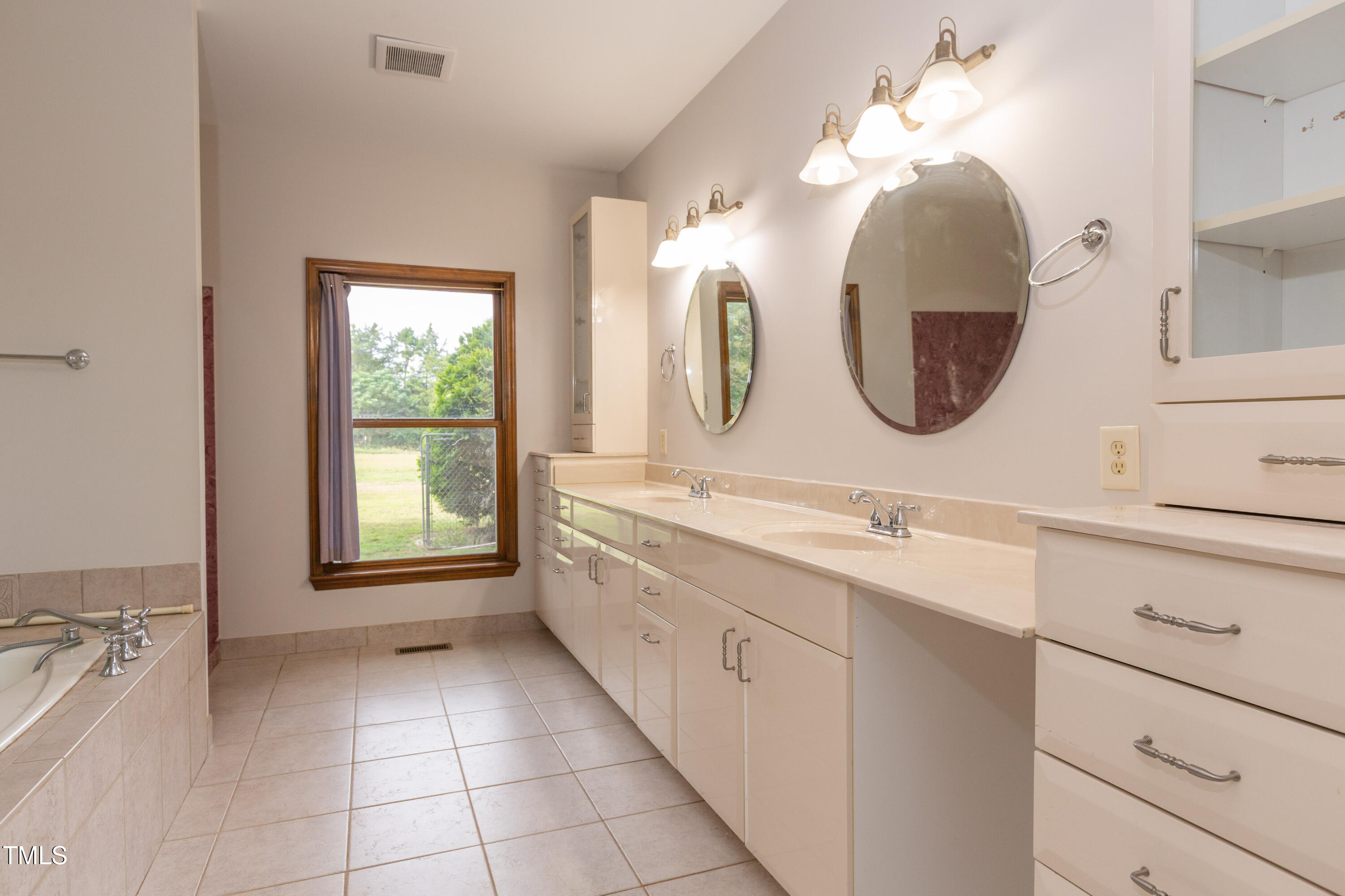 Pittsboro, North Carolina, 27312, United States, 4 Bedrooms Bedrooms, ,3 BathroomsBathrooms,Residential,For Sale,1932566