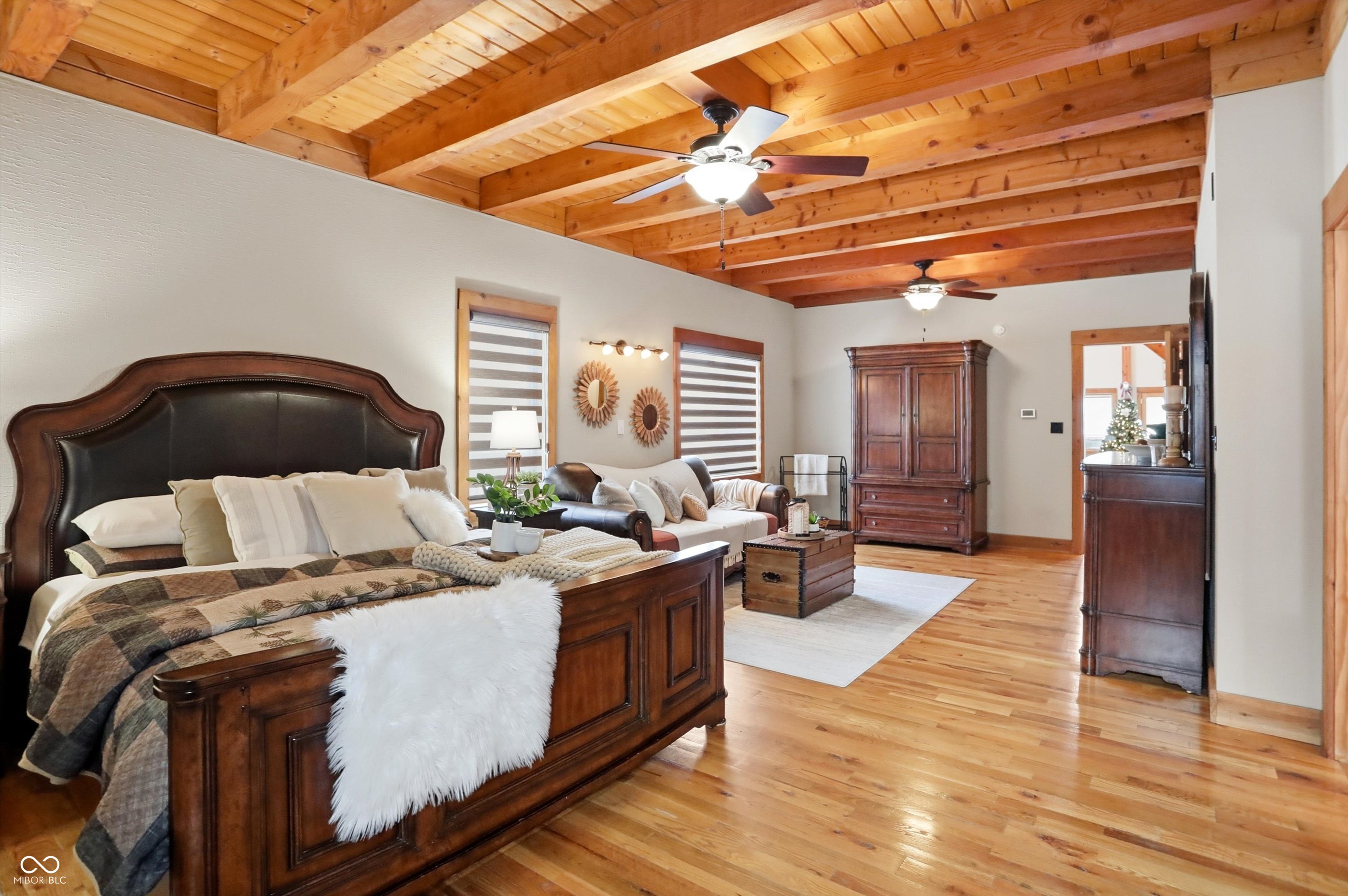 Unionville, Indiana, 47468, United States, 5 Bedrooms Bedrooms, ,5 BathroomsBathrooms,Residential,For Sale,1975333