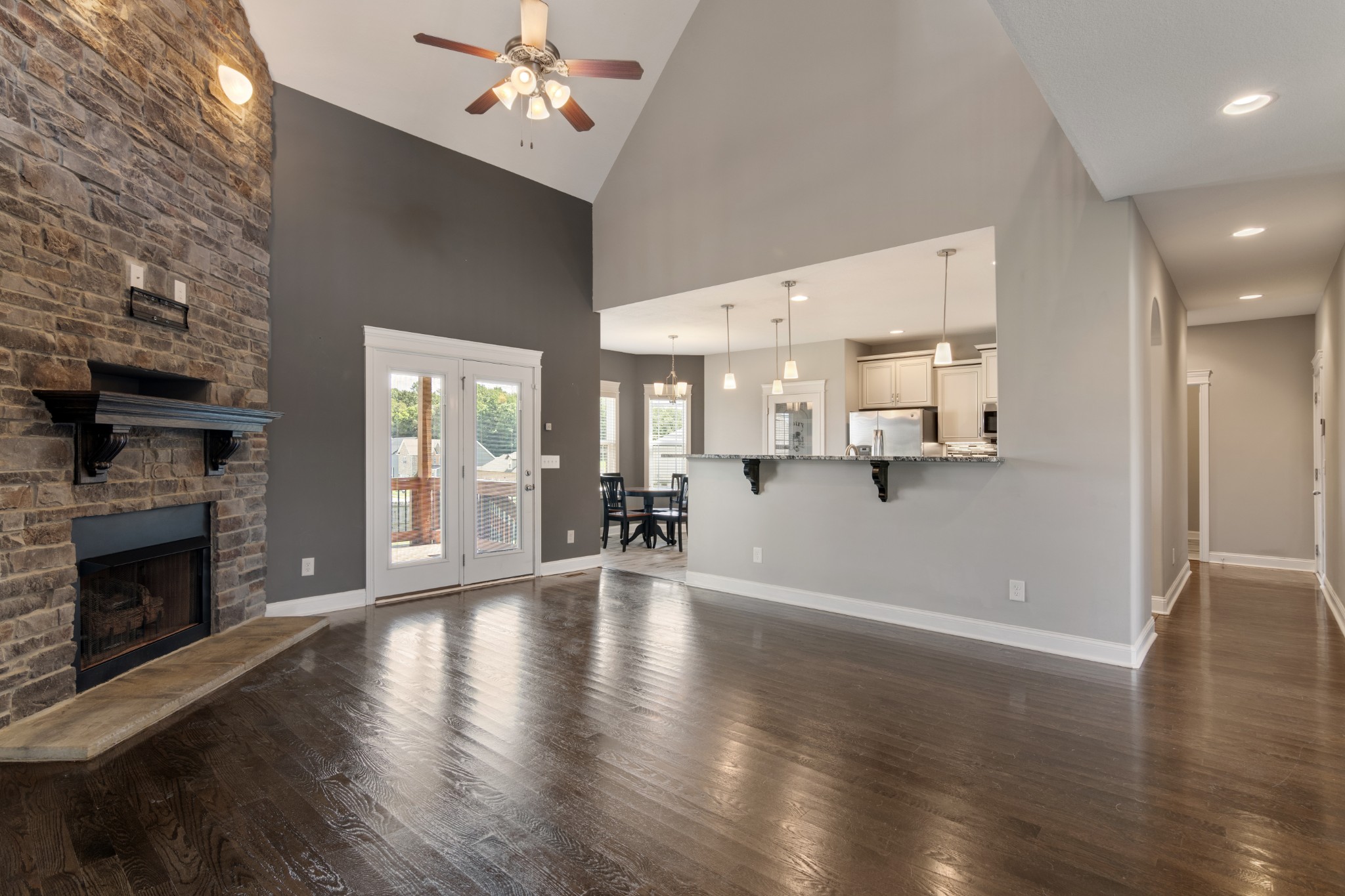 Clarksville, Tennessee, 37043, United States, 5 Bedrooms Bedrooms, ,4 BathroomsBathrooms,Residential,For Sale,1975936