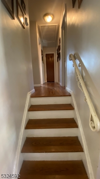 Cedar Grove, New Jersey, 07009, United States, 3 Bedrooms Bedrooms, ,2 BathroomsBathrooms,Residential,For Sale,1983593