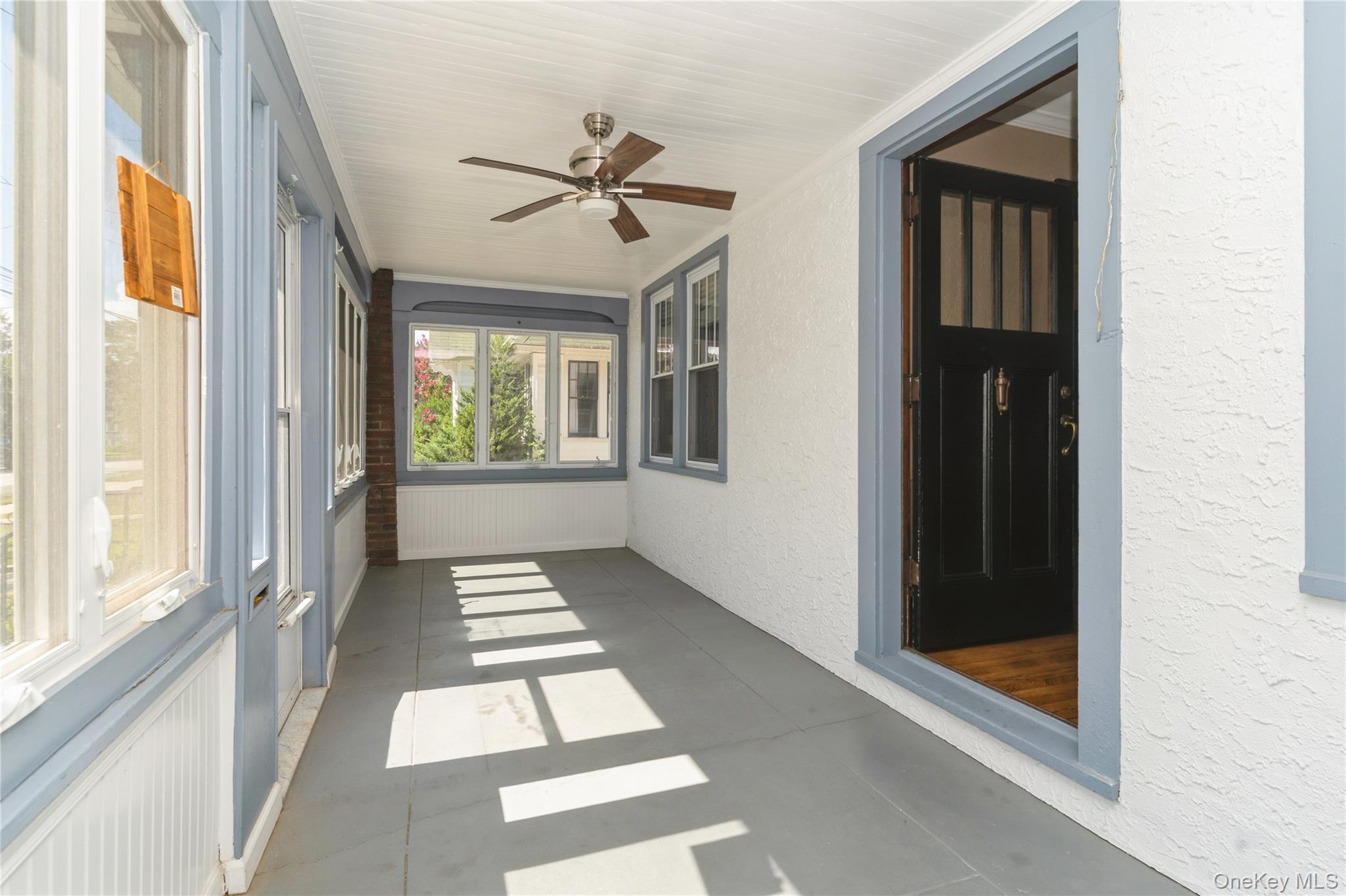 Lynbrook, New York, 11563, United States, 3 Bedrooms Bedrooms, ,2 BathroomsBathrooms,Residential,For Sale,1941758