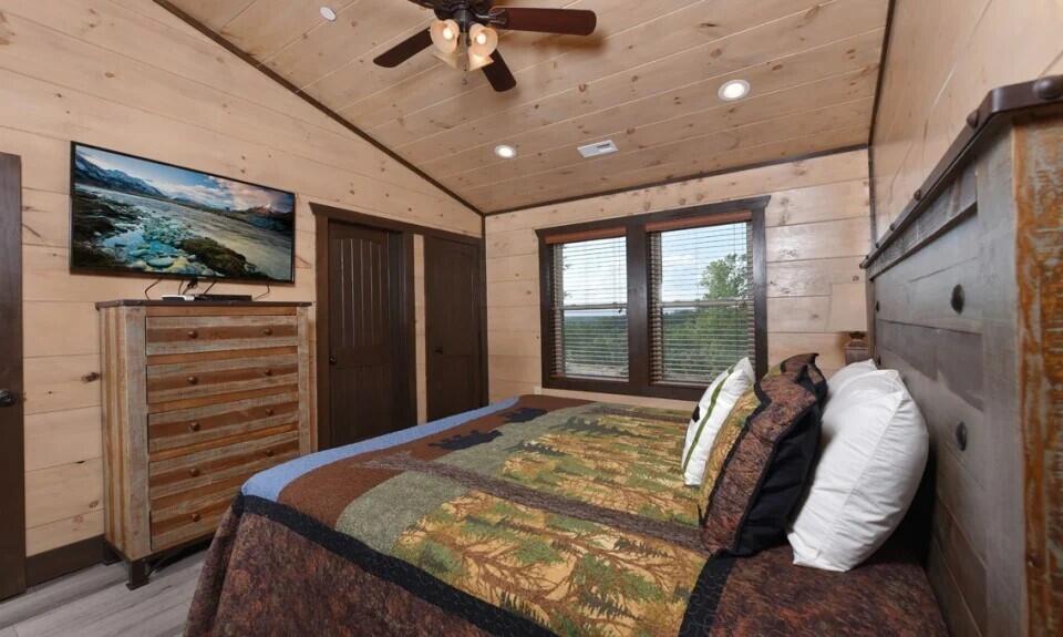 Sevierville, Tennessee, 37876, United States, 16 Bedrooms Bedrooms, ,17 BathroomsBathrooms,Residential,For Sale,1977076