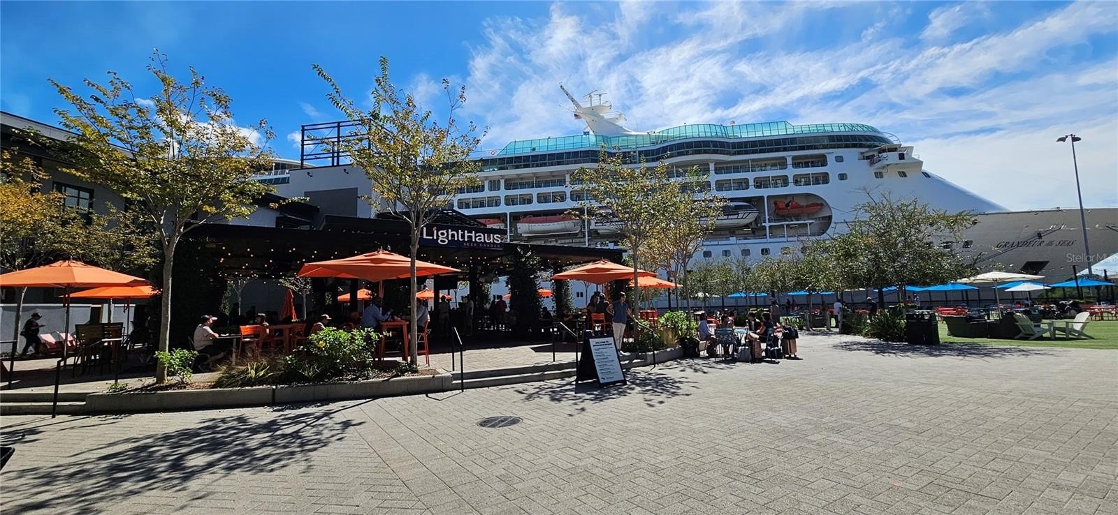 TAMPA, Florida, 33607, United States, 5 Bedrooms Bedrooms, ,3 BathroomsBathrooms,Residential,For Sale,1976051