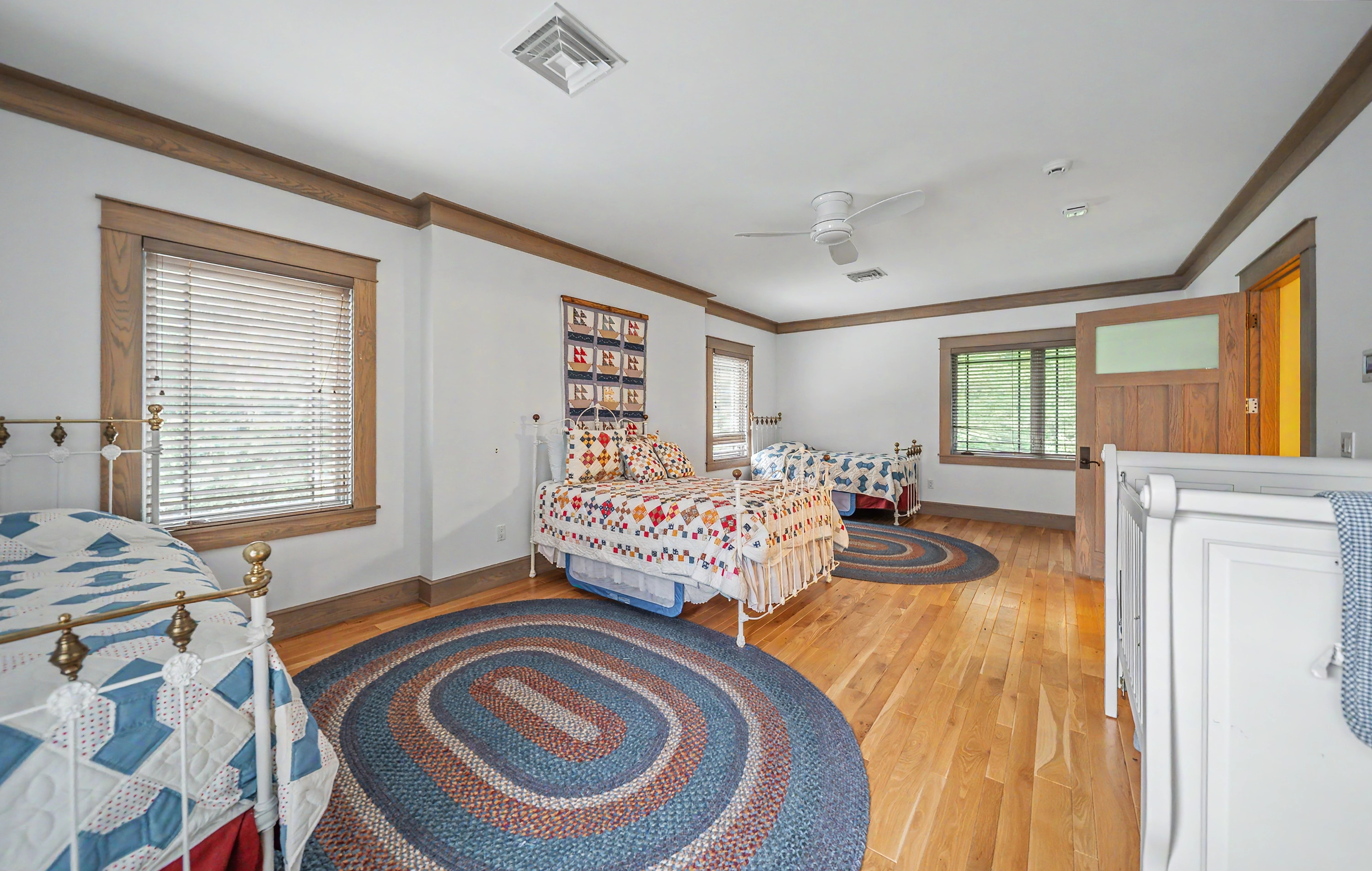  Stunning Prairie-Inspired Estate on 16 Acres of Scenic Woodlands - 物件實景