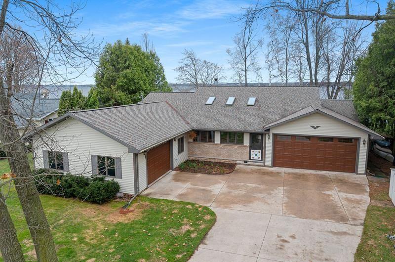 SHAWANO, Wisconsin, 54166, United States, 3 Bedrooms Bedrooms, ,2 BathroomsBathrooms,Residential,For Sale,1792978