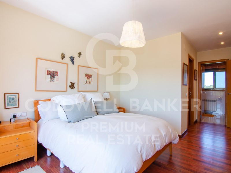 Cerdanyola del Vallès, Catalonia, ES, 5 Bedrooms Bedrooms, ,3 BathroomsBathrooms,Residential,For Sale,1610457